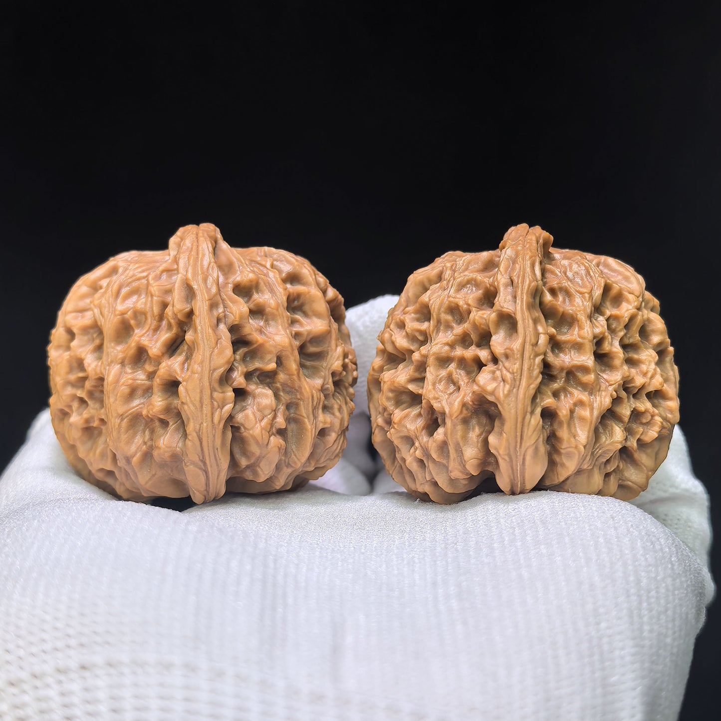 "Nanjiang Stone Red Shell" Nanjiangshi Hongke Wenwan Walnuts Pair | 41.0mm x 43.0mm | NJS-1511C
