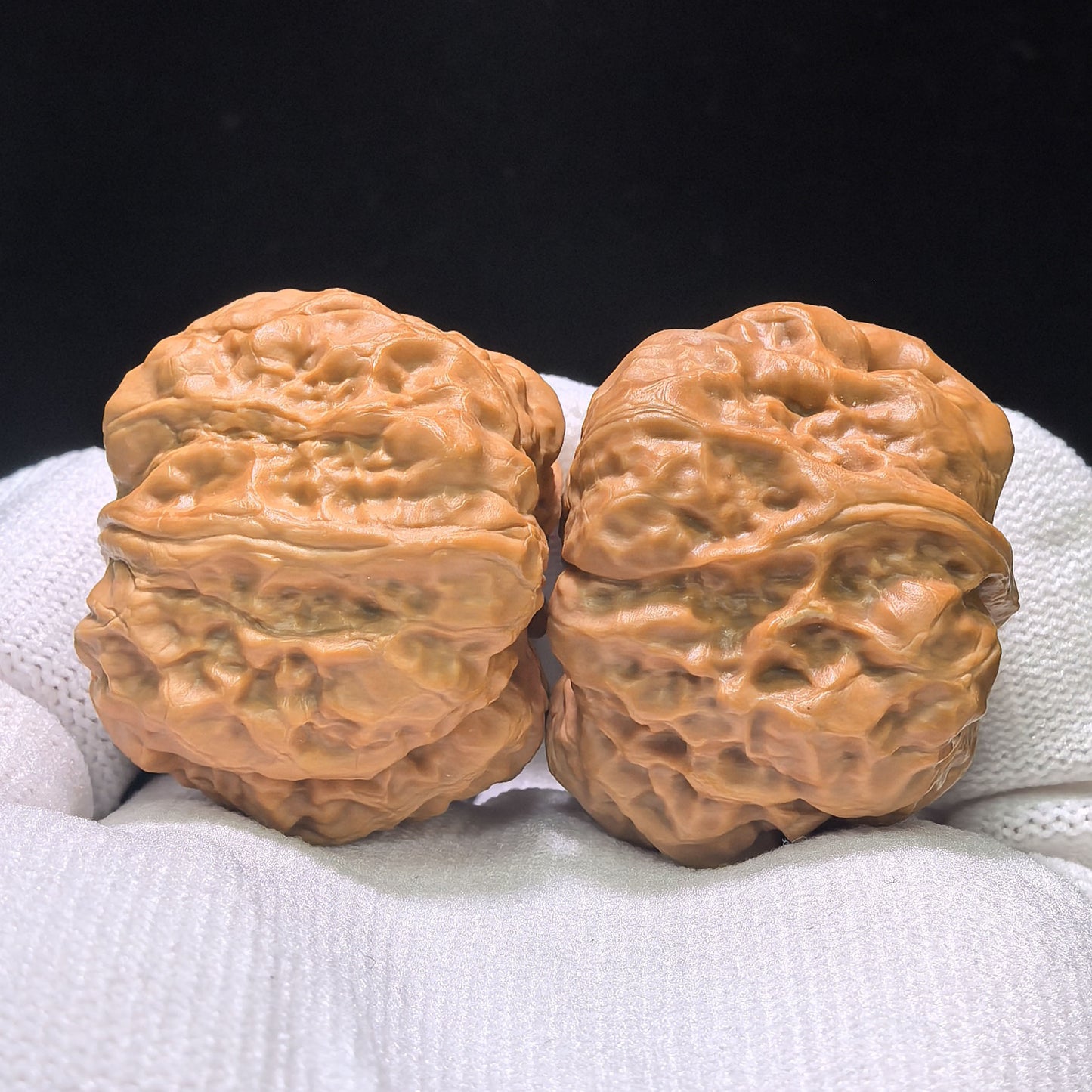 "Pocket Crystal Frog Half-Wall" Pocket Size Shuijingwa Banbi Wenwan Walnuts Pair | 34.0mm x 38.0mm | XZSJWBB-CG216E