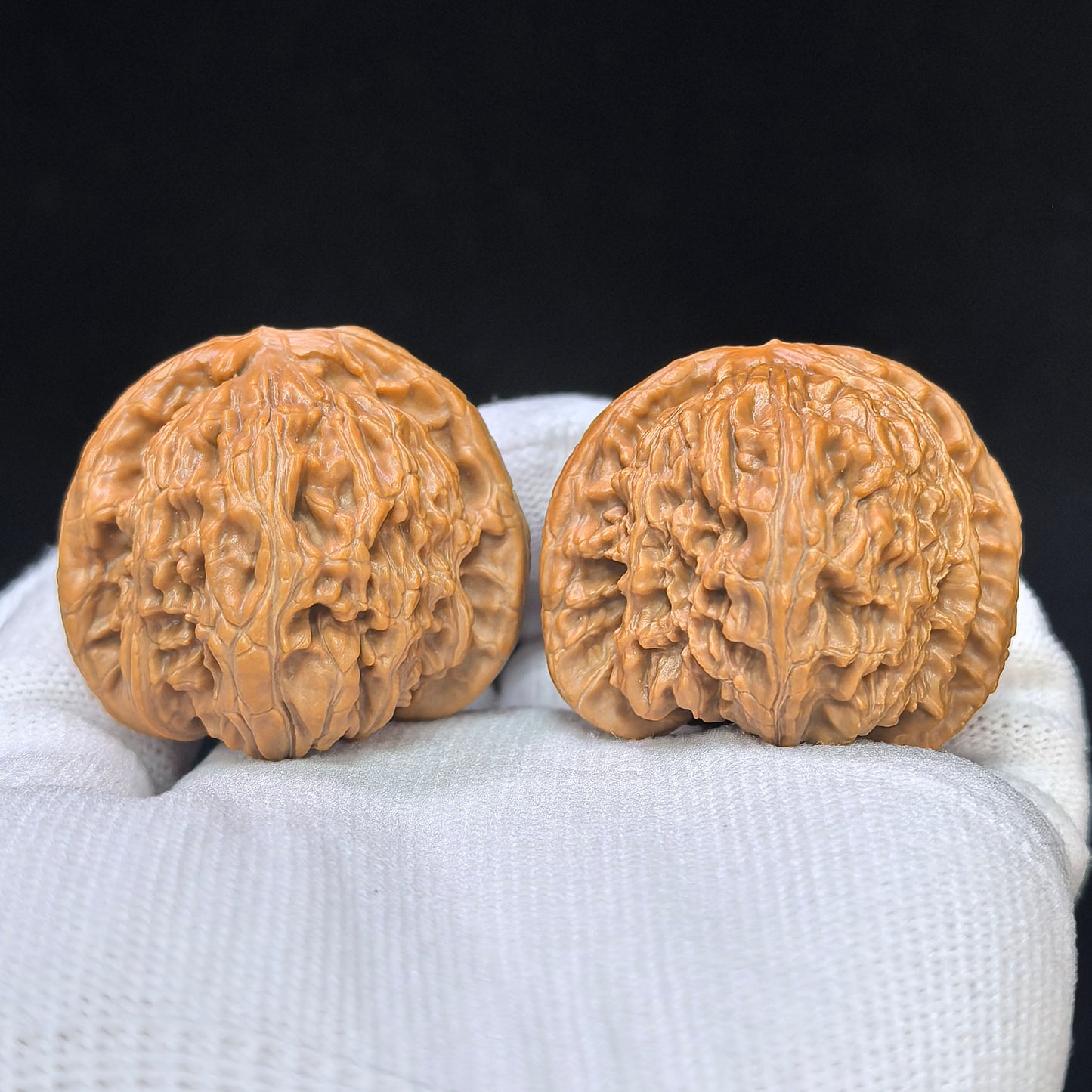 "Heart-Shaped Concave Base White Lion" Aodi Xinxing Baishizi Low-Profile Wenwan Walnuts Pair | 38.0mm x 37.0mm | BSJ-SY1F2