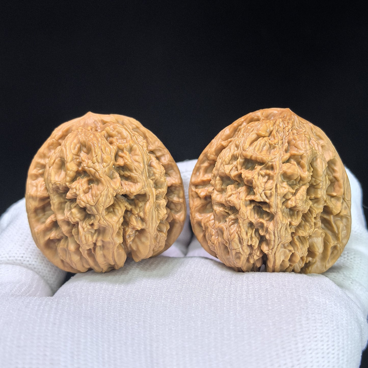 "North China General Shoulder" Huabei Jiangjunbang Wenwan Walnuts (Pair) | 40.0mm x 40.0mm | Stock ID: HBJJB-1104
