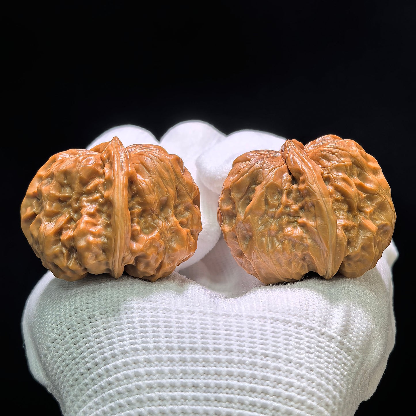 "Jade Toad Crystal Frog" Yuchan Shuijingwa W-1103 Hand-Spin Pocket Wenwan Walnuts Pair | 35.0mm x 37.0mm | W-1103