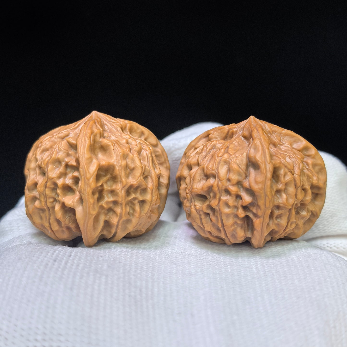 "Imperial Jade Seal X-Men" Yuxi Sileng X-Zhanjing Four-Ribbed Wenwan Walnuts Pair | 36.0mm x 37.0mm | YSFN-C229E