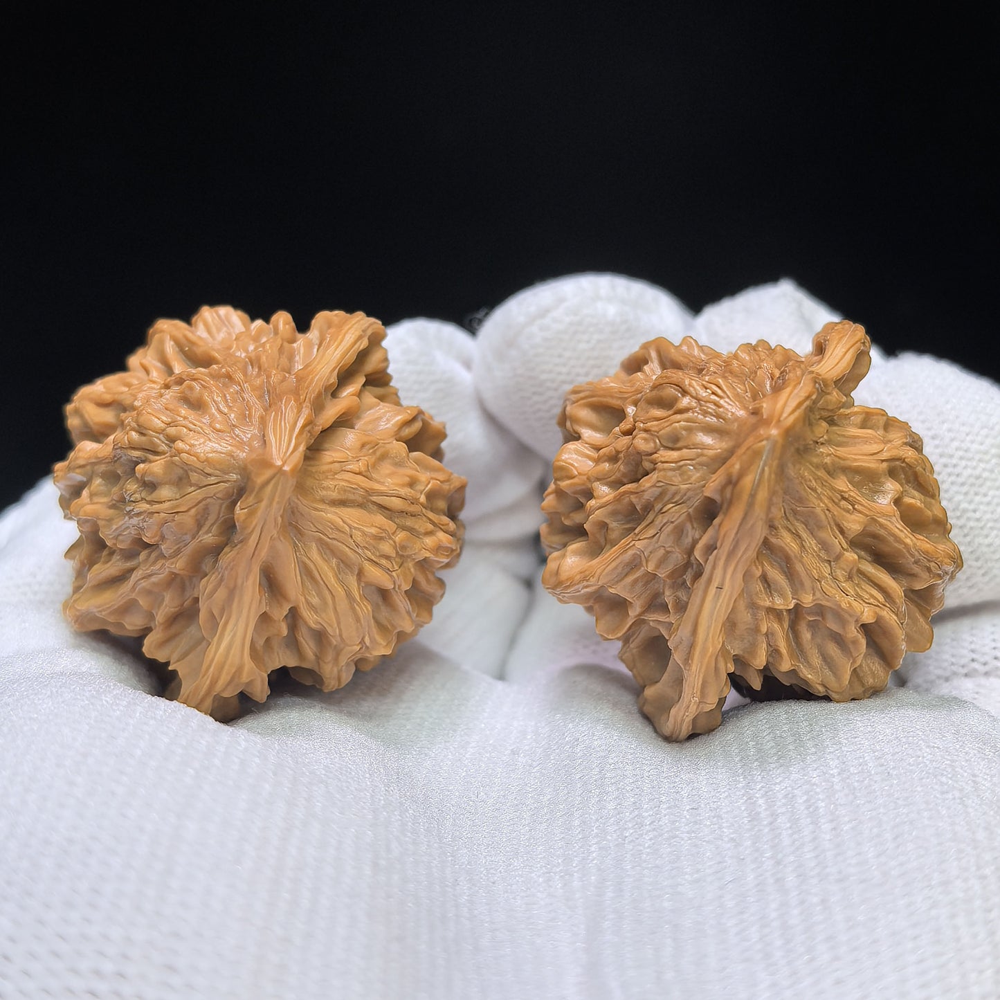 "Little Bird" Xiaoniao Wenwan Walnuts Pair | 34.0mm x 33.0mm | YL-01SY