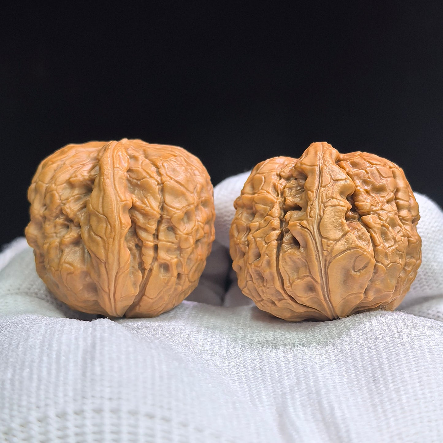 "Oracle Bone Script" Jiaguwen JGW-17B7C Low-Profile Wenwan Walnuts Pair | 35.0mm x 35.0mm | JGW-17B7C
