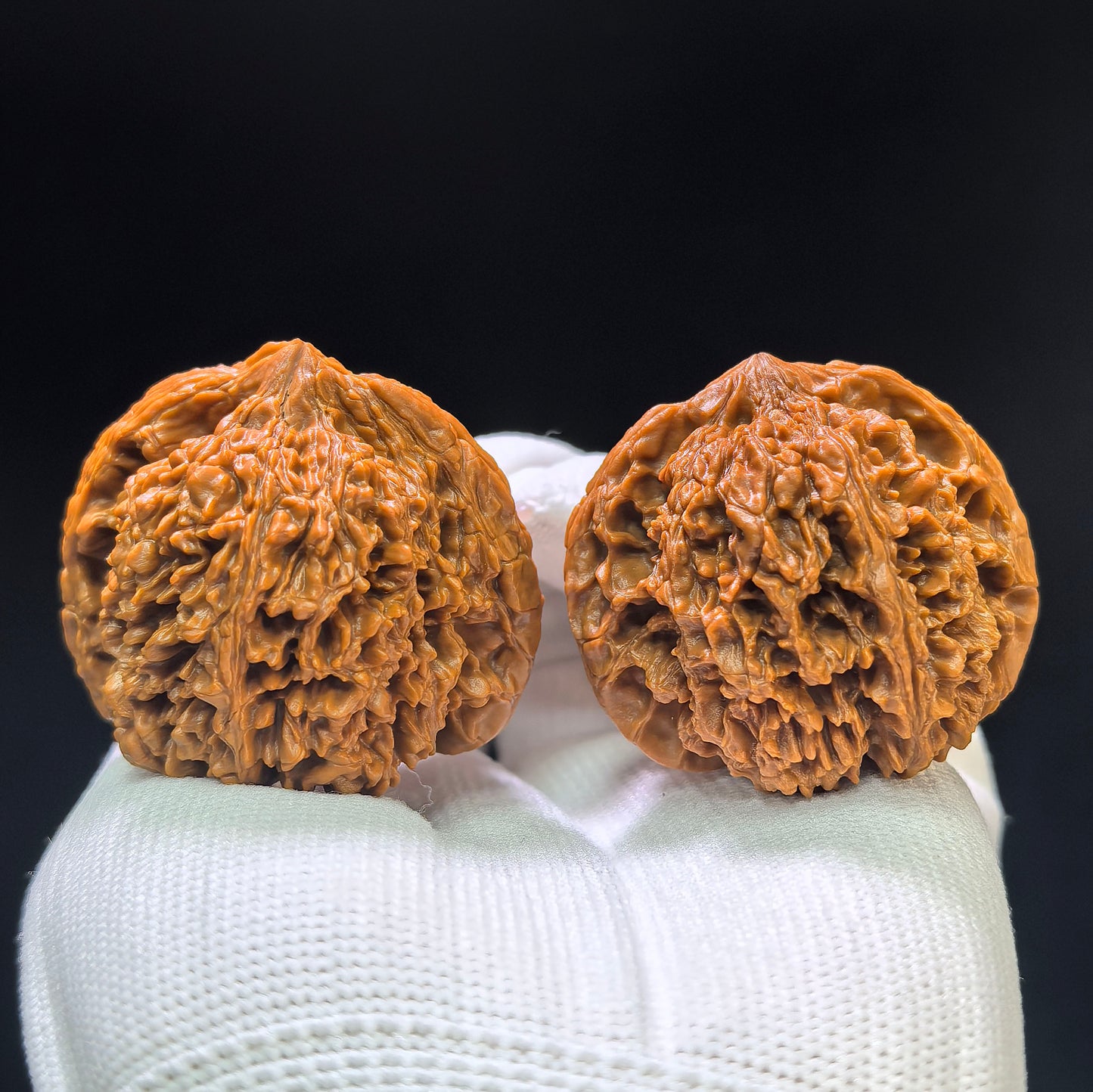 "Concave Base Starry Sky" Aodi Mantianxing Wenwan Walnuts (Pair) | 42.0mm x 41.0mm | Stock ID: ADMTX-1108