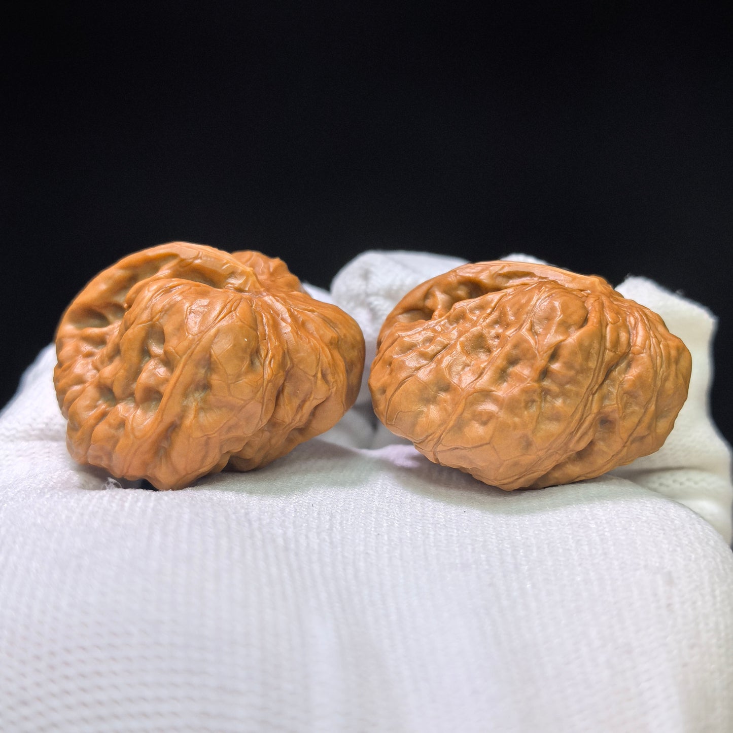 "Toad Head Smooth-Sailing" (Hamatou Yifan Fengshun) Scholar Walnuts Pair | 27.0mm x 35.0mm | Miniature Inverse Profile | Singularities Grade Masterpiece | Stock ID: HMTYF-401E