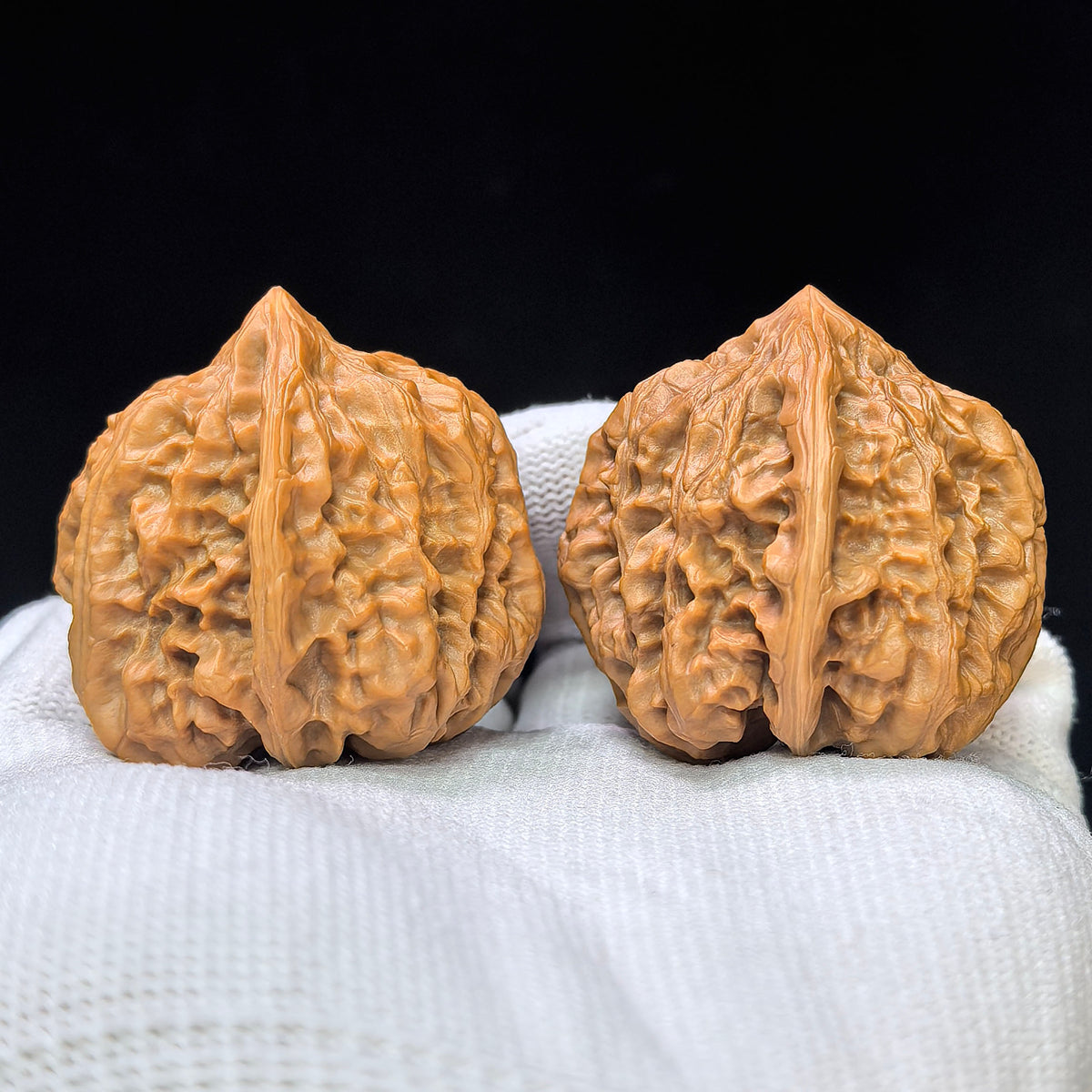 Triangular Peach-Heart “Wild Buffalo” Wenwan Walnut Pair | 38.0mm x 40.0mm | SJTXBD-17F5