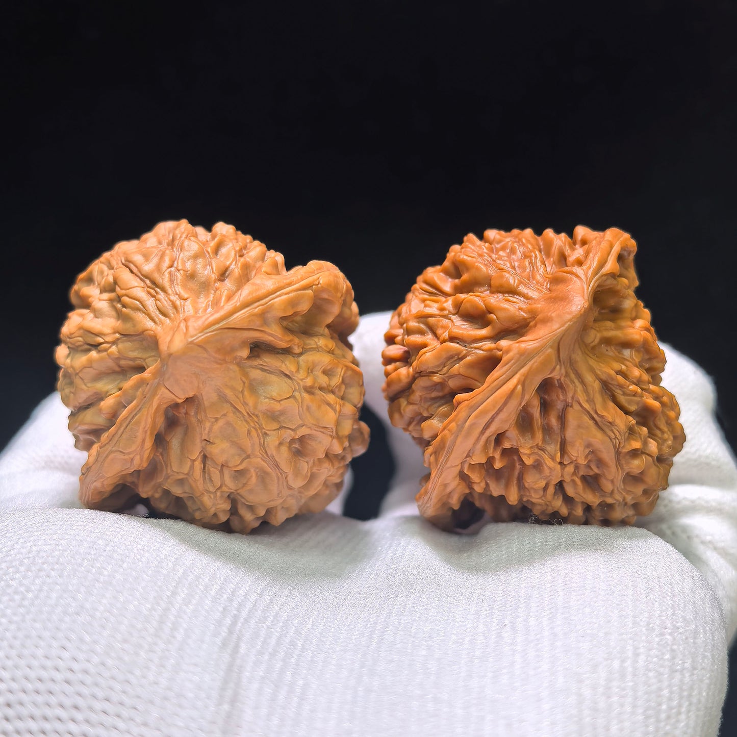 "Kylin Texture Vulture" Qilinwen Zuoshandiao Wenwan Walnuts Pair | 43.0mm x 42.0mm | QLWZSD-CG217E