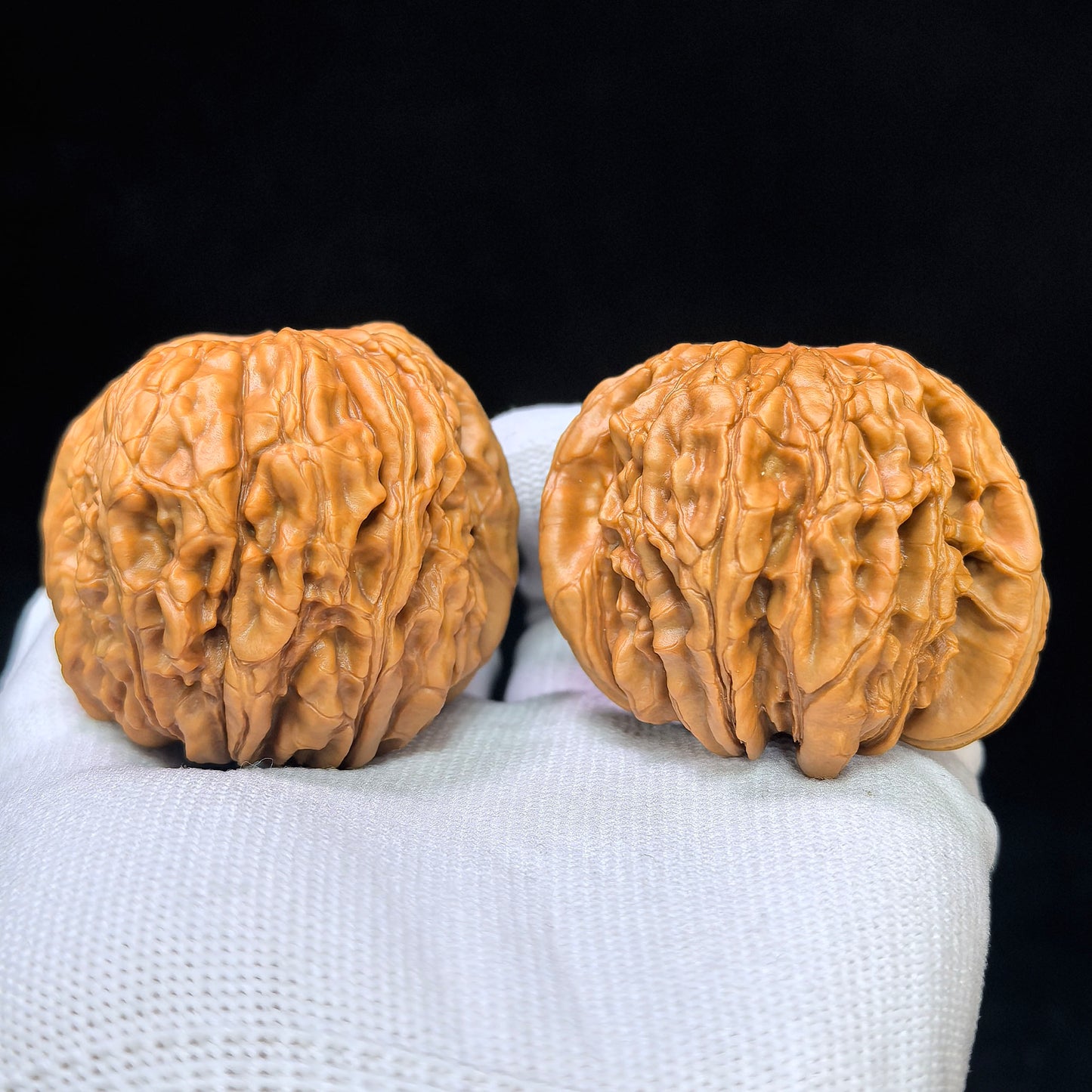 "Hua Kun Dragon" Huakunlong HTL-17F0 Low-Profile Wenwan Walnuts Pair | 48.0mm x 50.0mm | HTL-17F0