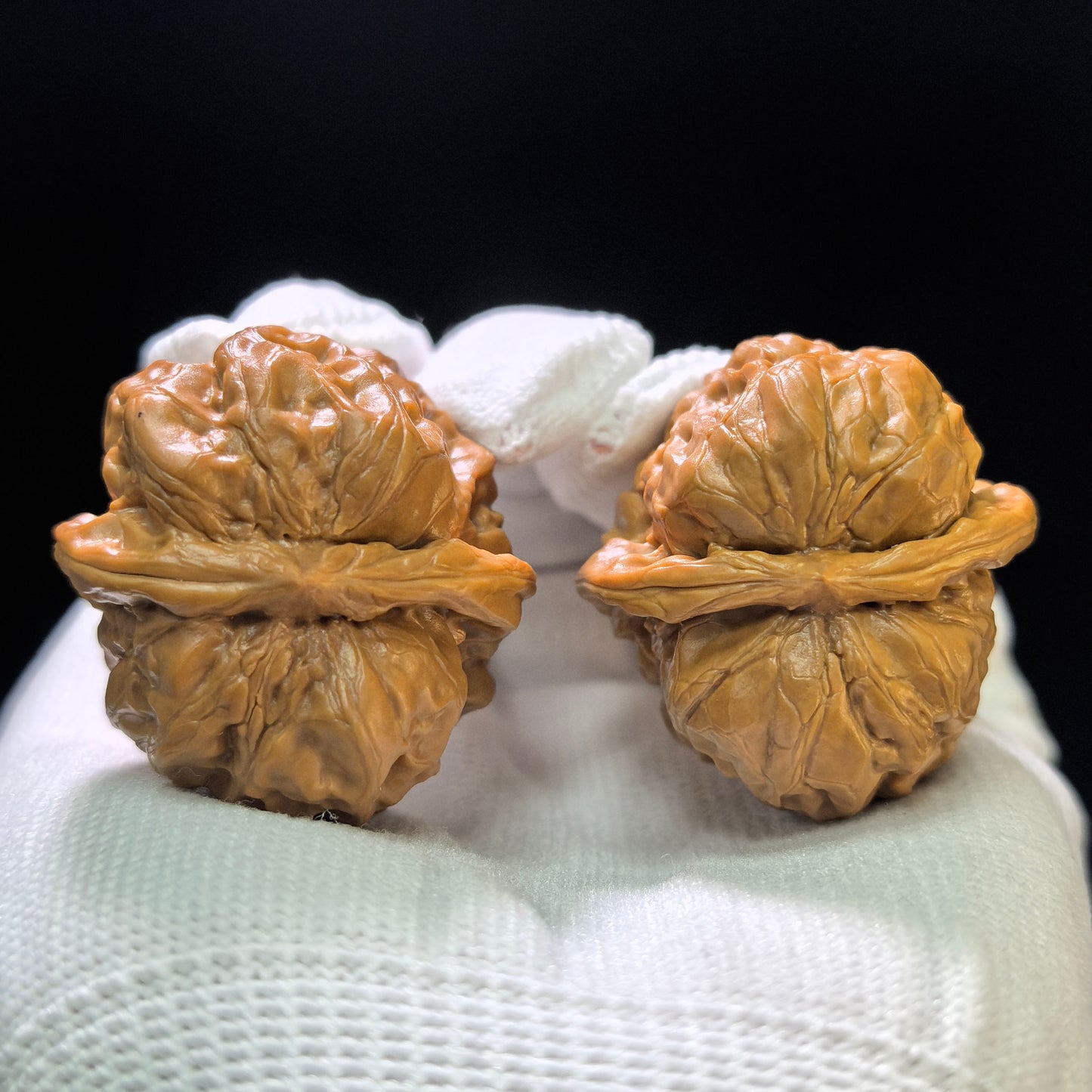 "King Toad" Wangchan W-1108 Hand-Spin Pocket Wenwan Walnuts Pair | 34.0mm x 36.0mm | W-1108