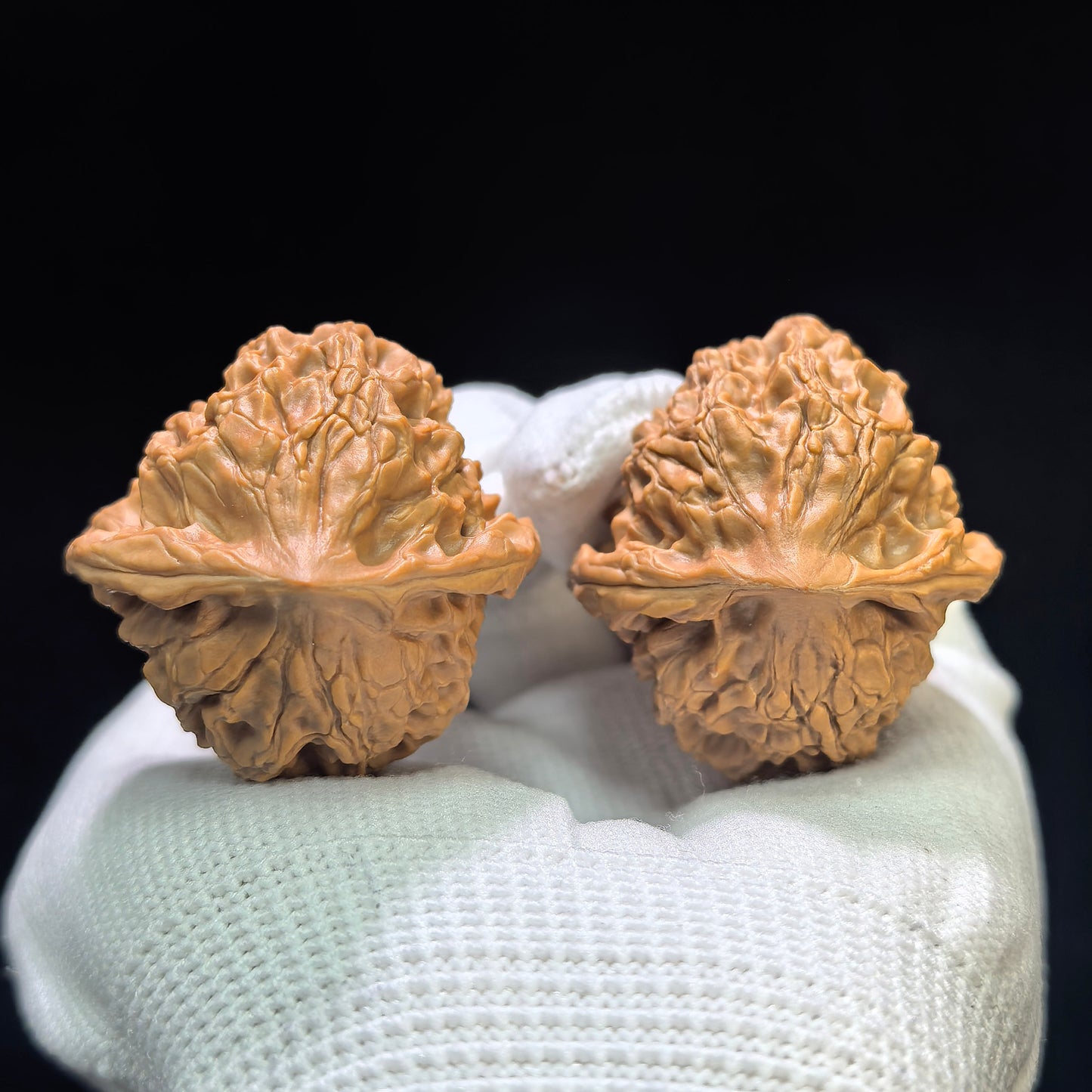 "White Snake Valley" Baishegu BSG-1601 Low-Profile Wenwan Walnuts Pair | 36.0mm x 39.0mm | BSG-1601