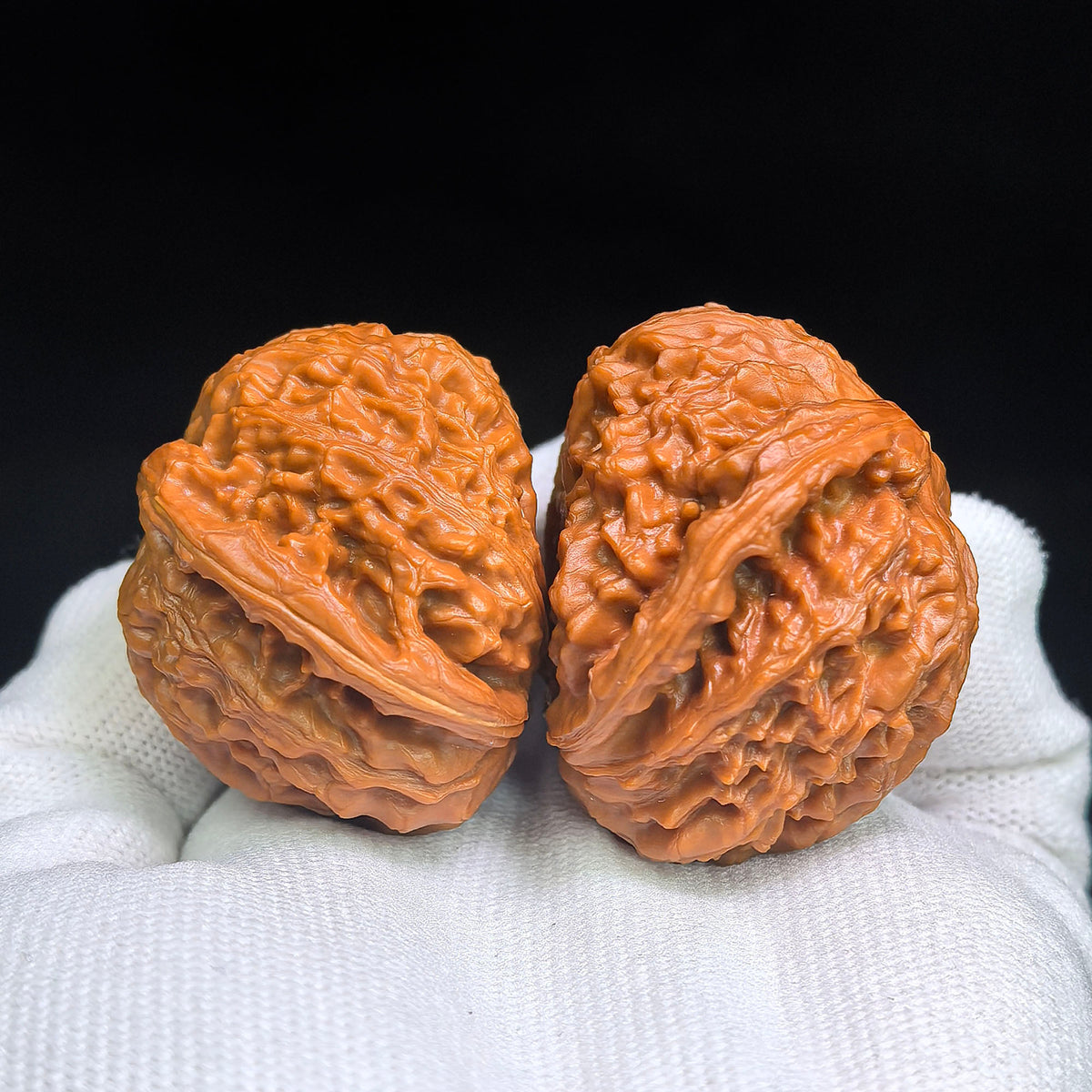 Pufferfish-Profile “White Lion Half-Wall” Wenwan Walnut Pair — 44.0mm x 41.0mm / 42.0mm x 39.0mm | BSZBB-1401E