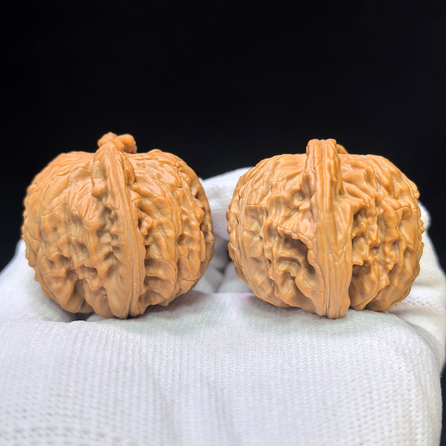 "White Lion Turtle-Back" Baishizi Wuguibei Wenwan Walnuts Pair | 42.0mm x 40.0mm | BSJWGB-C235E