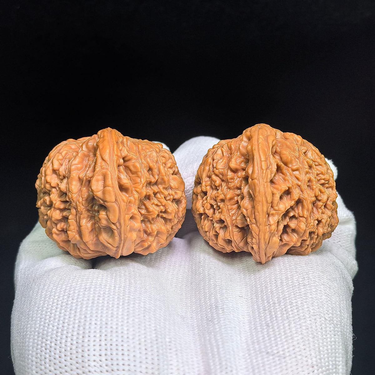 Winged “Butterfly White Lion” Wenwan Walnut Pair — 41.0mm x 41.0mm | HDBS-C1D5E