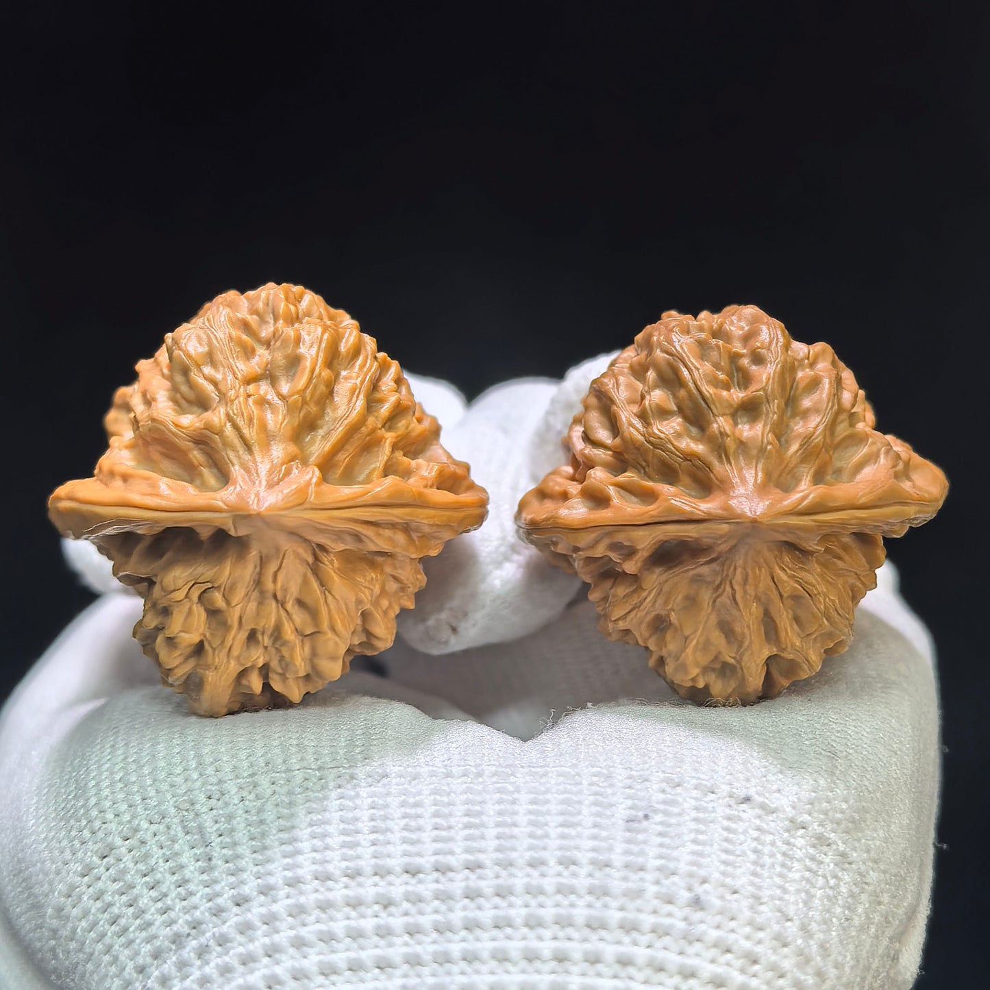"Gecko x Luohan Head Hybrid" Bihou Luohantou BHLHT-1601 Low-Profile Wenwan Walnuts Pair | 37.0mm x 35.0mm | BHLHT-1601