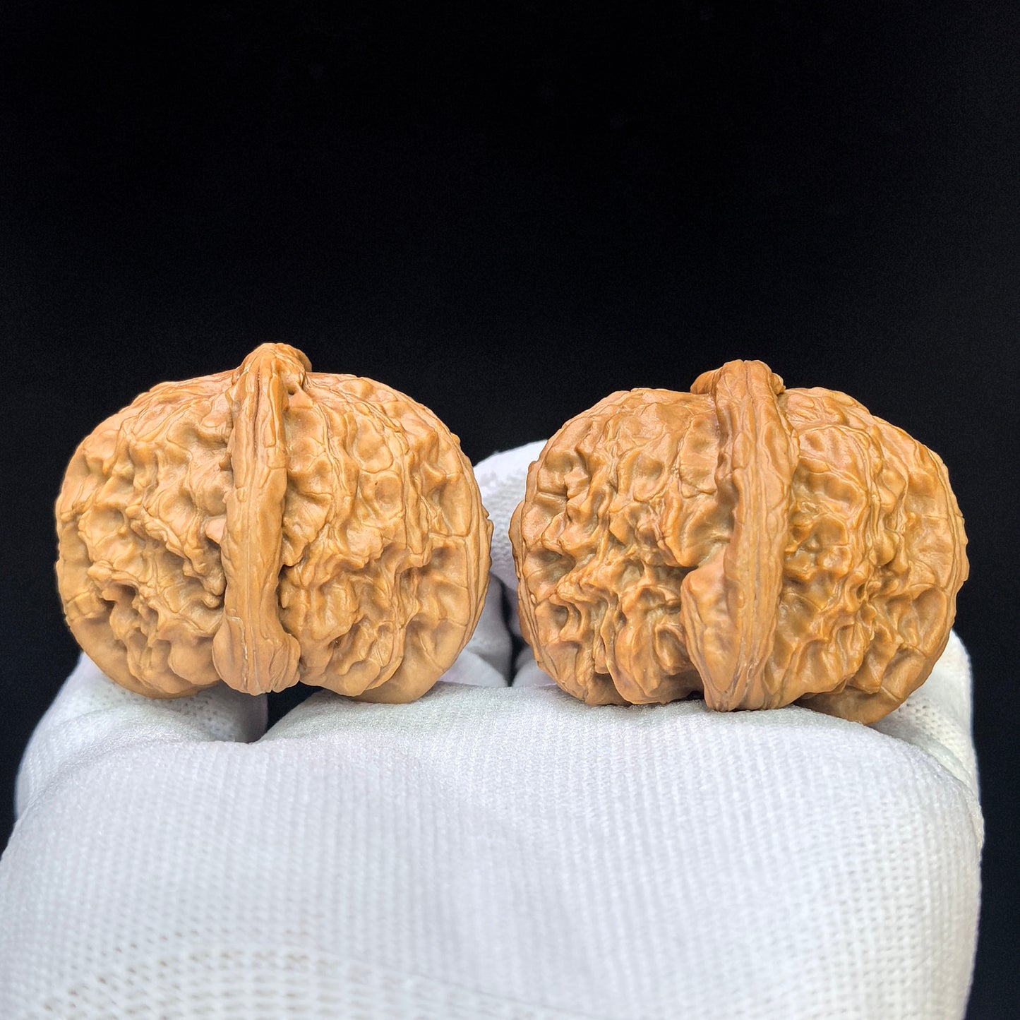 "Spherical White Lion" Qiu Xing Baishizi QXBSJ-1501C Low-Profile Wenwan Walnuts Pair | 44.0mm x 45.0mm | QXBSJ-1501C