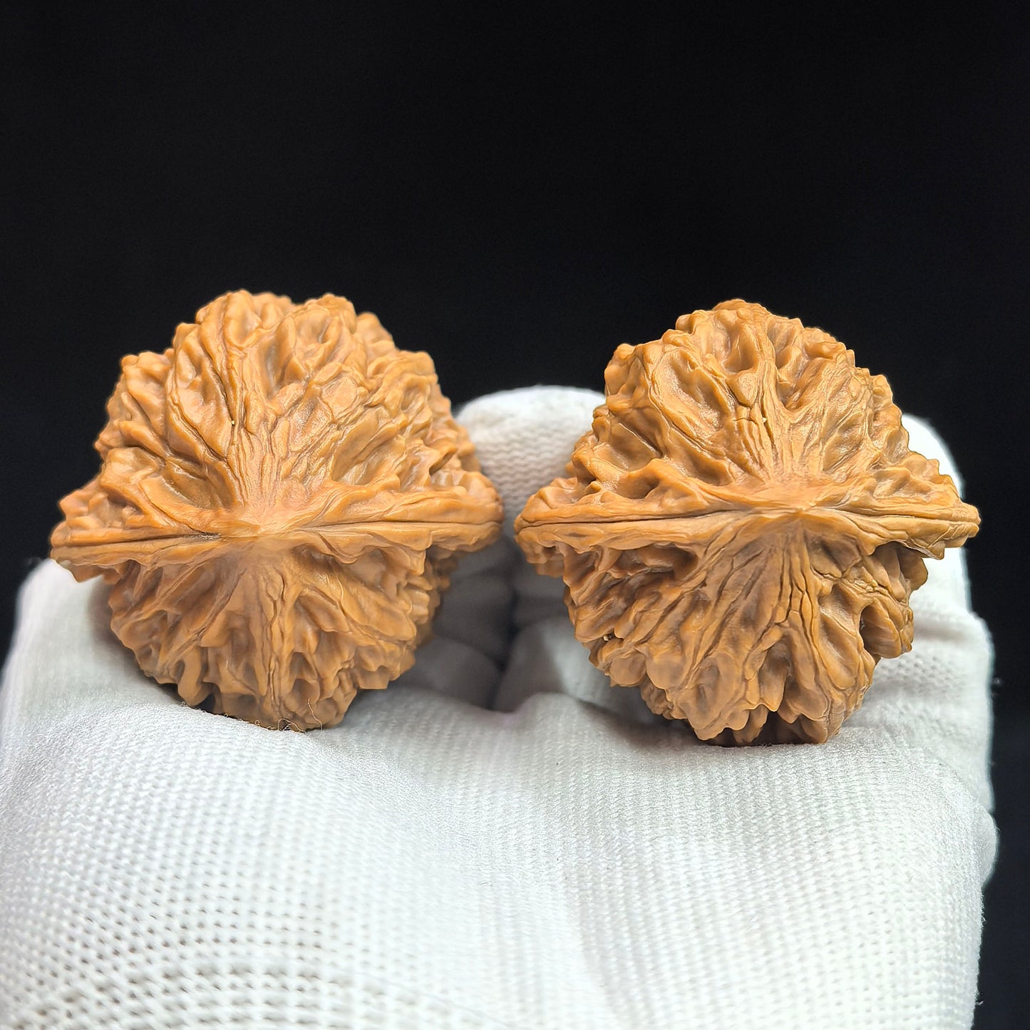 "Beijing Chicken Heart" Beijing Jixin BJJX-17A5C Wenwan Walnuts Pair | 44.0mm x 44.0mm | BJJX-17A5C