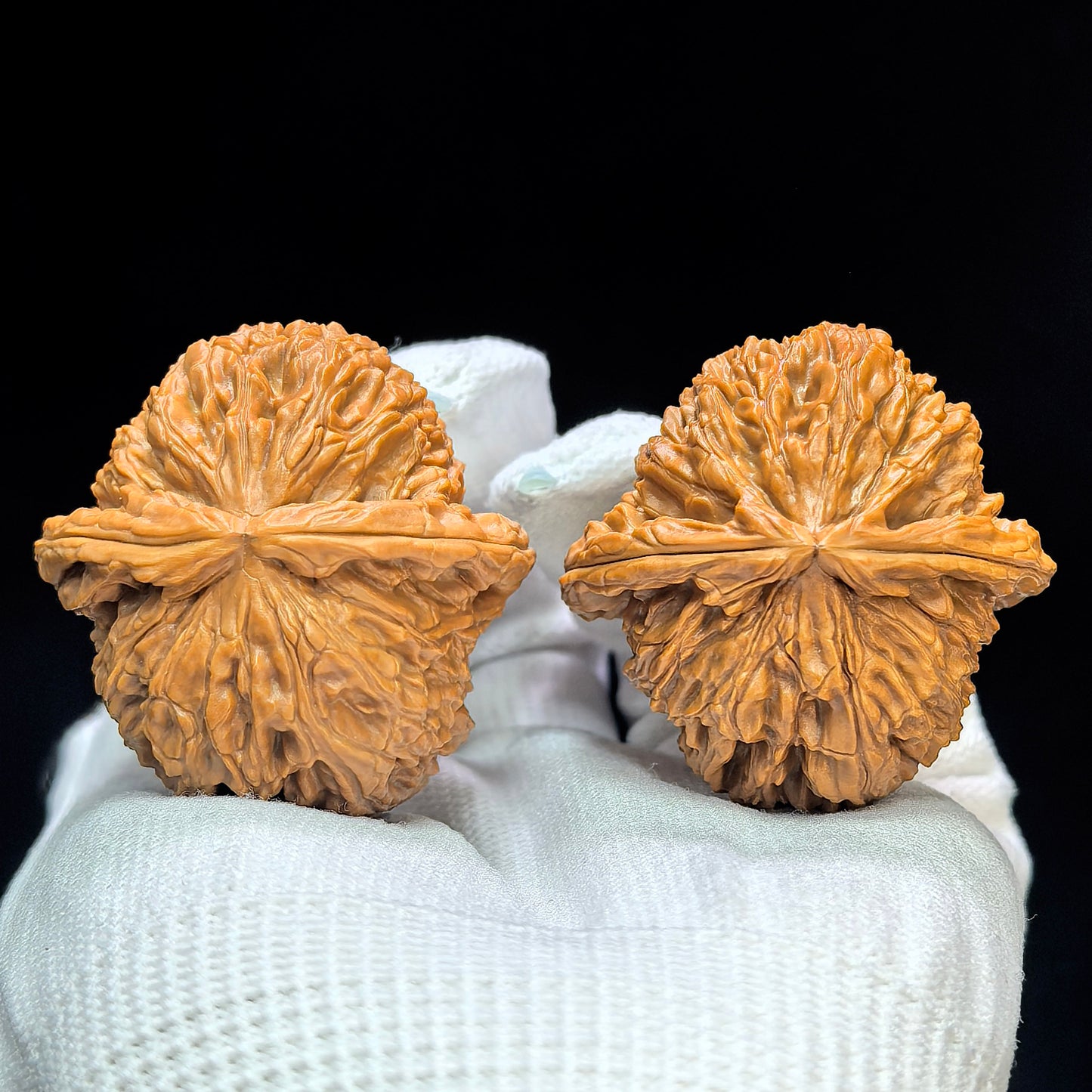 "Spherical White Lionhead" Qiuxing Baishizi QXBSJ-1507C Low-Profile Wenwan Walnuts Pair | 42.0mm x 42.0mm | QXBSJ-1507C
