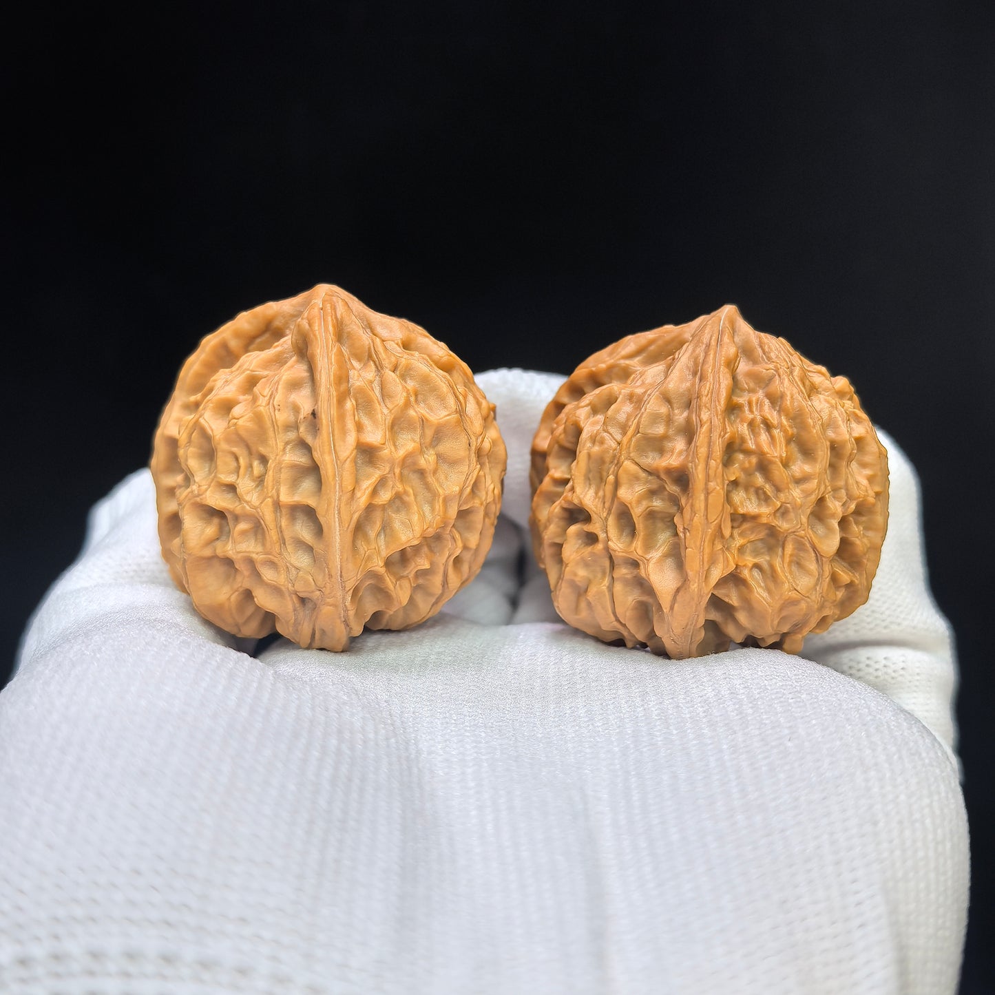 "Imperial Jade Seal Three-Ribbed" Yuxi Sanleng Multi-Ribbed Wenwan Walnuts Pair | 34.0mm x 37.0mm | YSSN-C225E