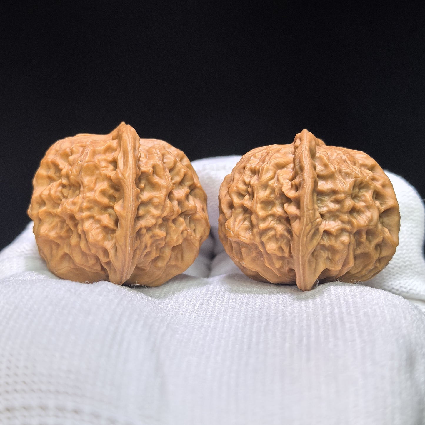 "Porcelain Doll" Ciwawa Wenwan Walnuts (Pair) | 41.0mm x 37.0mm | Stock ID: CWW-1505C