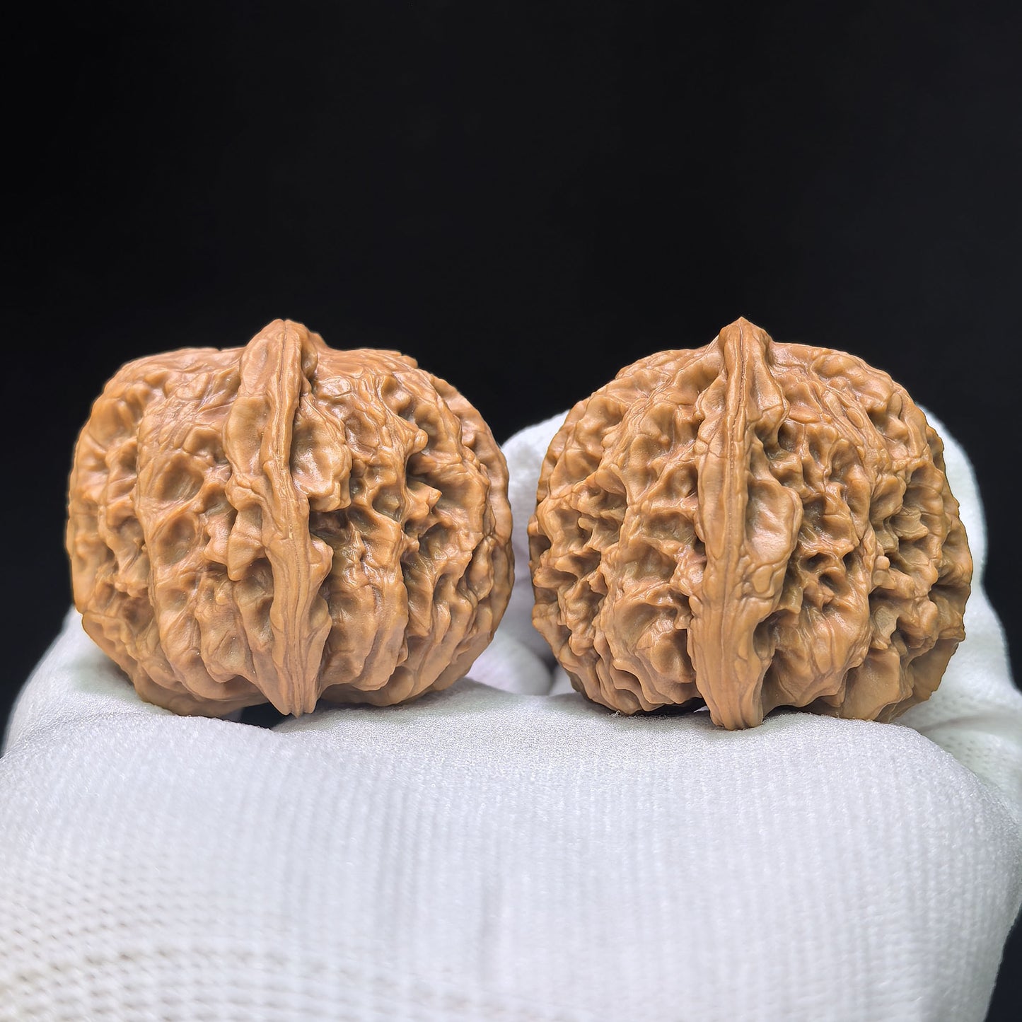 "Nanjiang Stone Red Shell" Nanjiangshi Hongke Wenwan Walnuts Pair | 41.0mm x 43.0mm | NJS-1511C