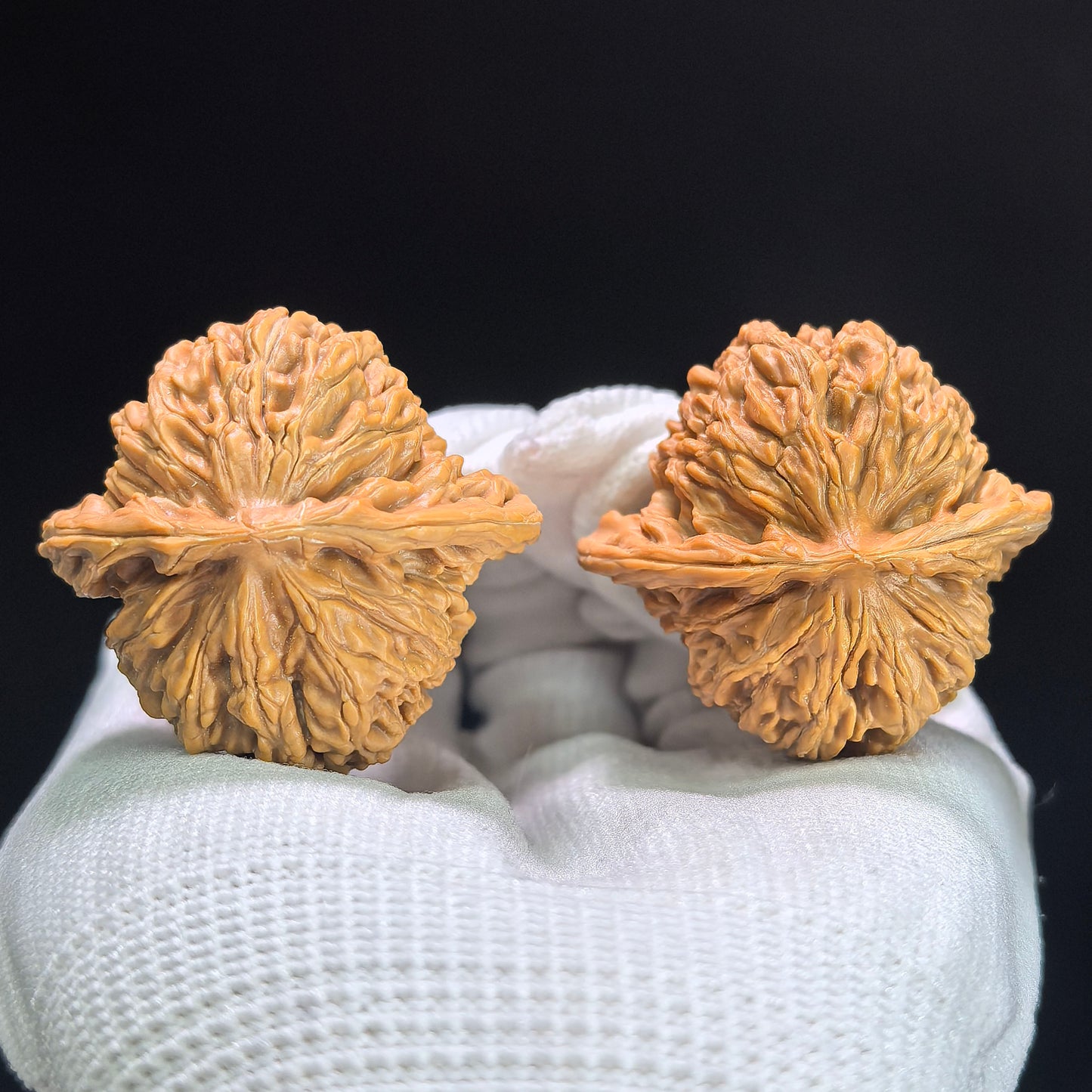 "Four-Tower Pavilion Lionhead" Sizouloutou SZL-1405 Low-Profile Wenwan Walnuts Pair | 41.0mm x 39.0mm | SZL-1405