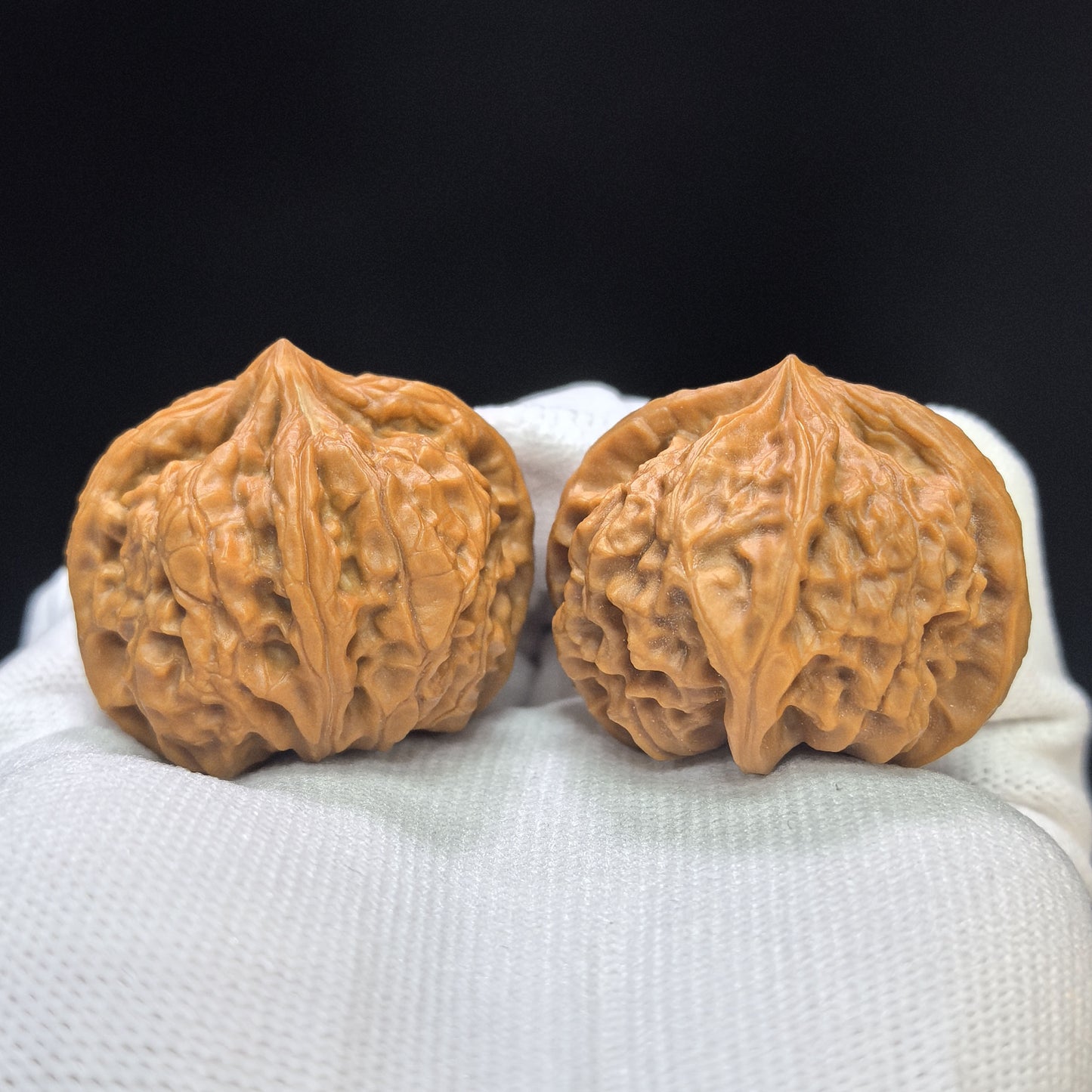 "Imperial Jade Seal X-Men" Yuxi Sileng X-Zhanjing Four-Ribbed Wenwan Walnuts Pair | 36.0mm x 39.0mm | YSFN-C228E