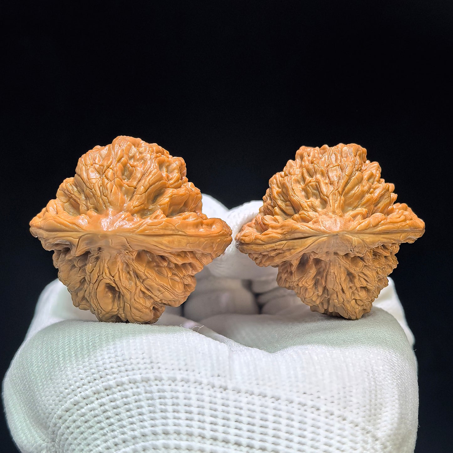 "Golden Noble" Jin Gongzi JGZ-1601 Low-Profile Wenwan Walnuts Pair | 40.0mm x 39.0mm | JGZ-1601