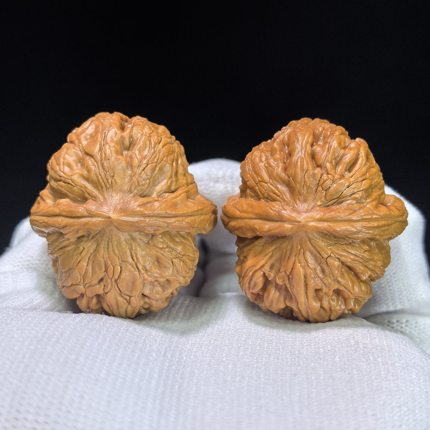 "Pinggu Ingot" Pinggu Yuanbao Wenwan Walnuts Pair | 36.0mm x 39.0mm | PGYB-1101
