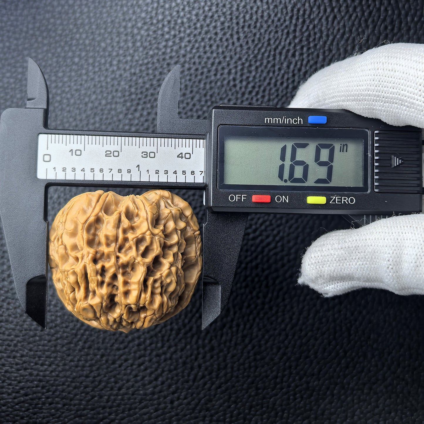 The "Hundred Longevity" (Bai Shou) Pair | 43.0mm x 39.0mm | BSSZT-01