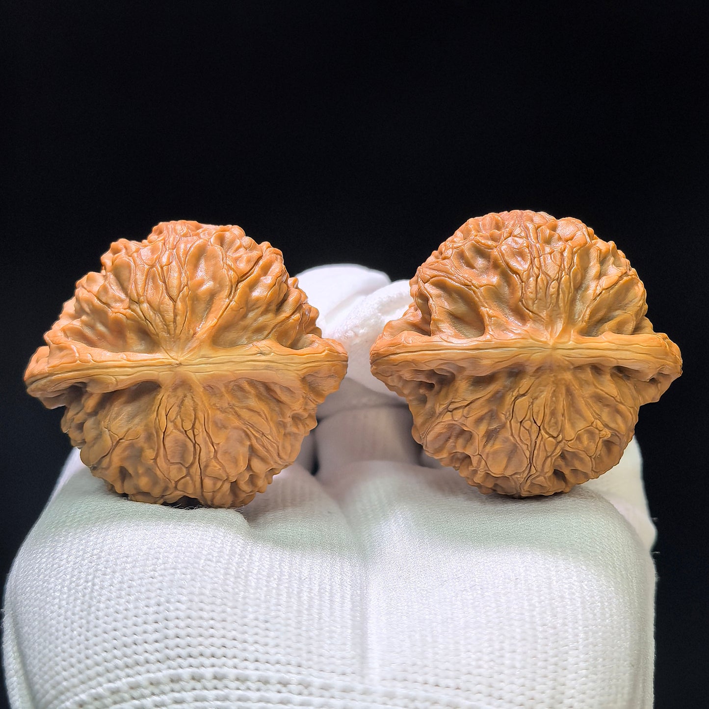 "Palace Lantern" Gongdeng Wenwan Walnuts (Pair) | 43.0mm x 40.0mm | Stock ID: GD-1102