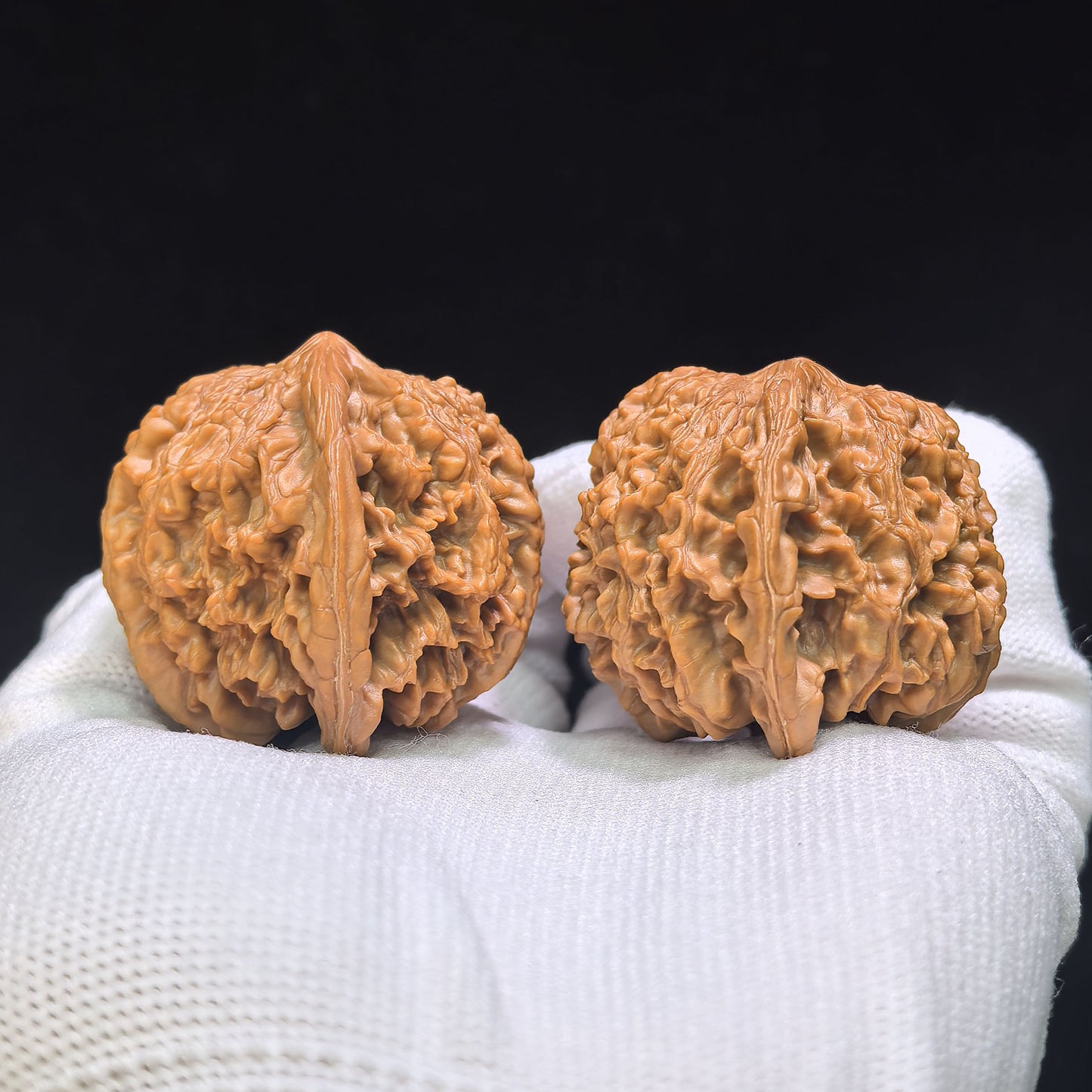 "Starry Sky" Mantianxing Wenwan Walnuts (Pair) | 43.0mm x 40.0mm | Stock ID: MTX-1003