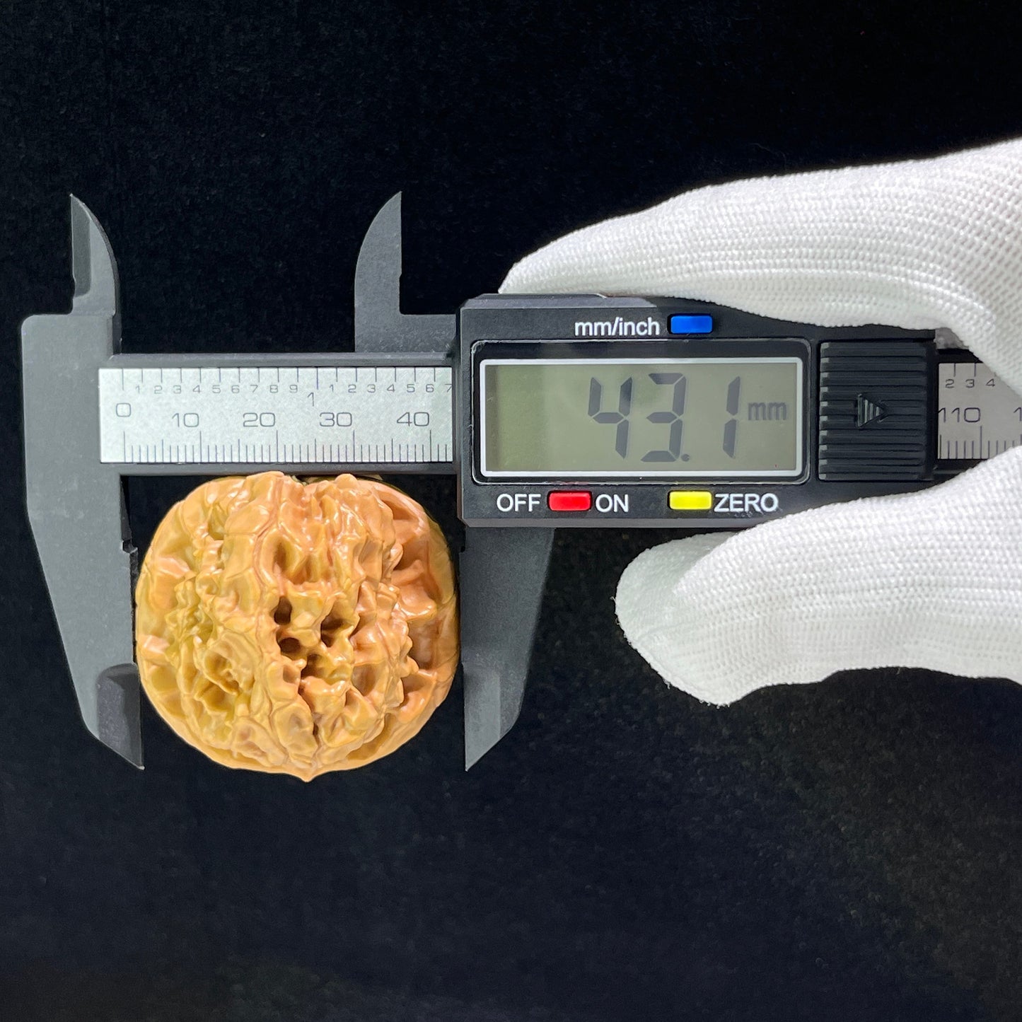 The "Happy Reunion" (He Huan) Ultra-Plump Pair | 43.0mm x 46.0mm | HH-704