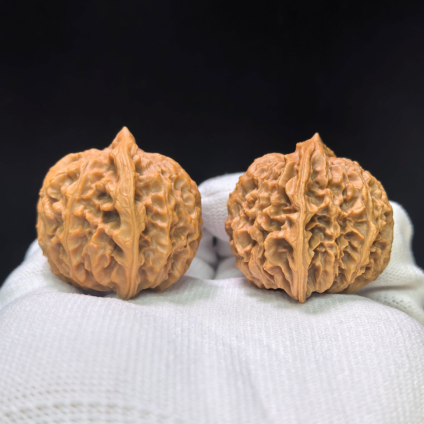 "Crescent Moon Lionhead" (Xuan Yue Shi Tou) Scholar Walnuts Pair | 39.0mm x 34.0mm | Low-Profile Broad-Edge Stance | Stock ID: XY-SY1C7