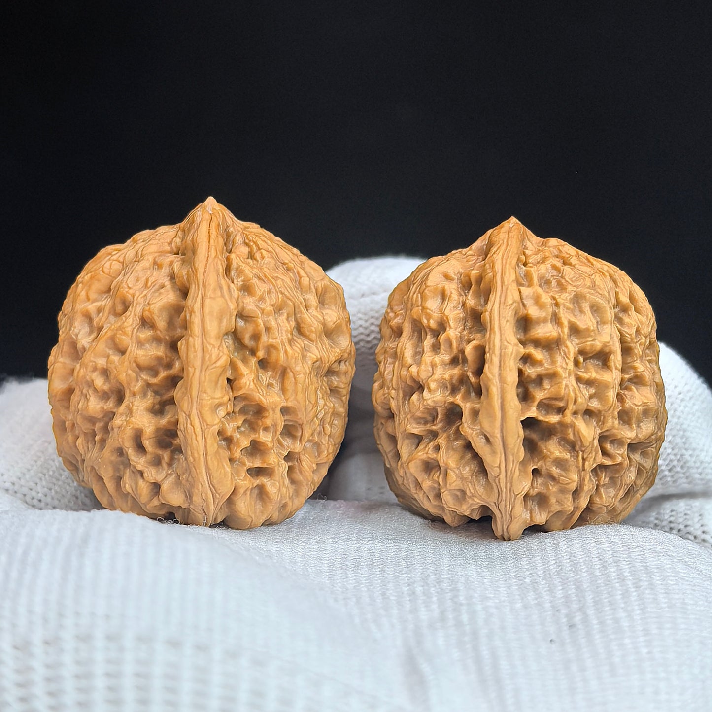 "Concave Base Rain Flower Stone" Concave Base Yuhuashi BDYHS-17A3C Low-Profile Wenwan Walnuts Pair | 35.0mm x 33.0mm | BDYHS-17A3C