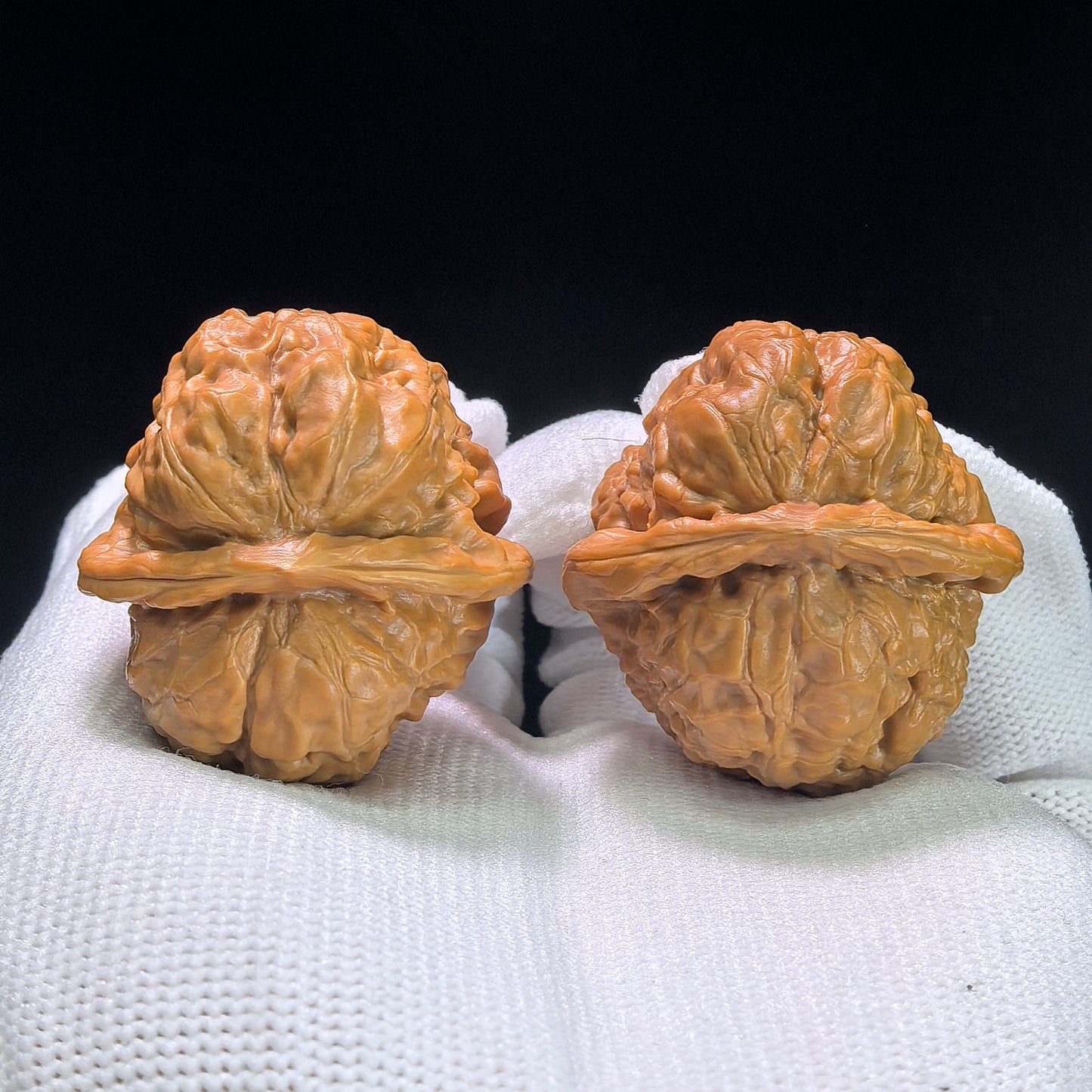 "Pocket Crystal Frog" Xiuzhen Shuijingwa Wenwan Walnuts (Pair) | 34.0mm x 35.0mm | Stock ID: XZW-1401