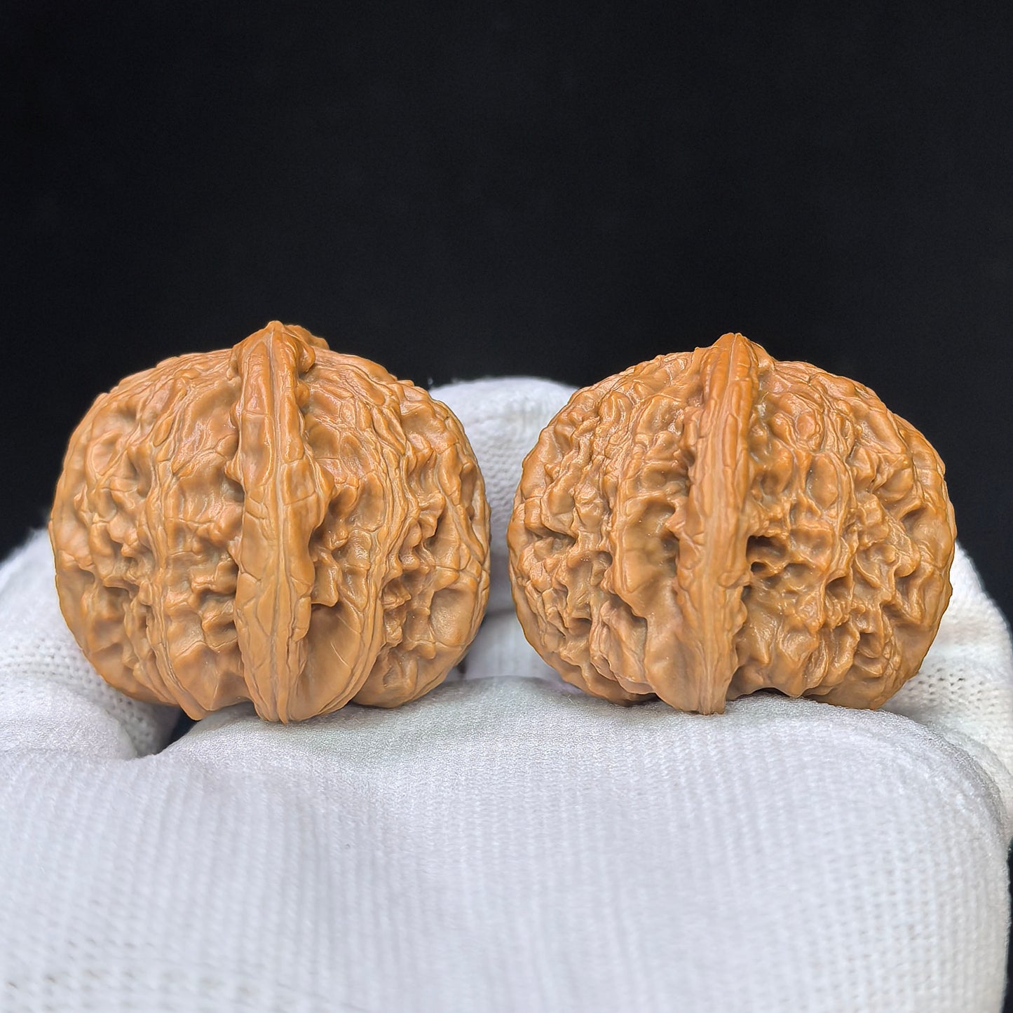 "Heart-Shaped Concave Base White Lion" Aodi Xinxing Baishizi Low-Profile Wenwan Walnuts Pair | 38.0mm x 37.0mm | BSJ-SY1F2
