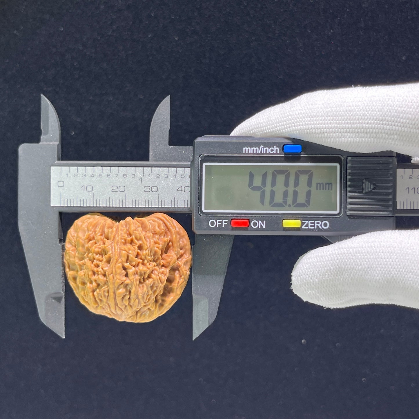 The "Nanjiang Stone" (Nan Jiang Shi) Ergonomic Giant Pair | 40.0mm x 38.0mm | NJS-903