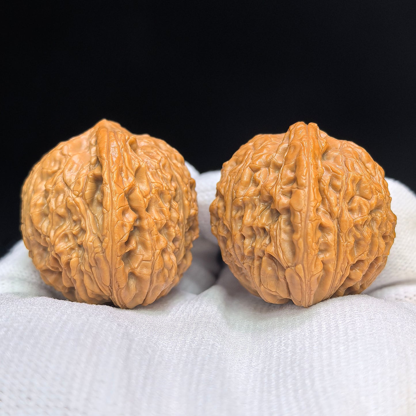 "Hydrangea" Xiuqiu Wenwan Walnuts Pair | 41.0mm x 34.0mm | XQ-101SY
