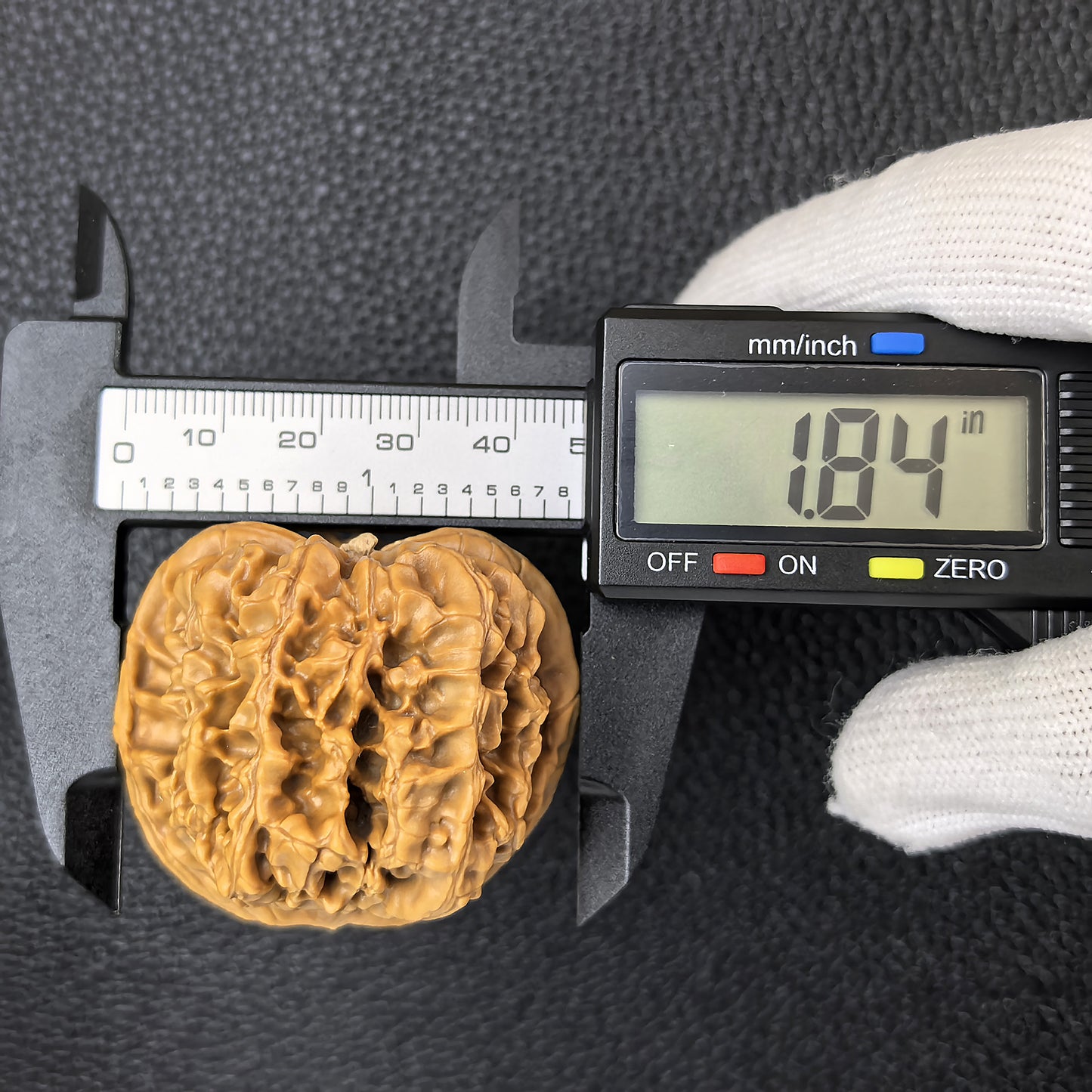 The "Hundred Longevity" (Bai Shou) Pair | 47.0mm x 43.0mm | BSJ-402