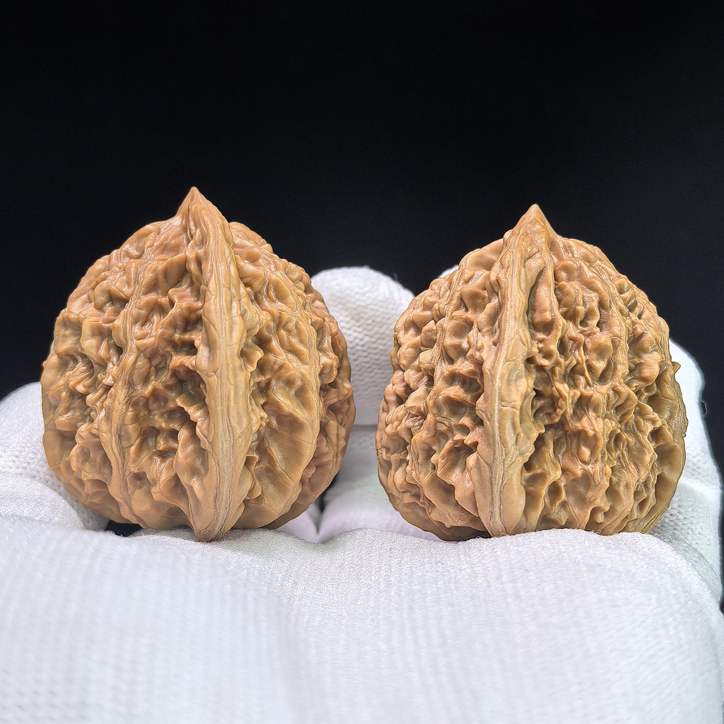 "Xiayun Ridge" Xiayunling Wenwan Walnuts (Pair) | 40.0mm x 38.0mm | Stock ID: XYL-1103