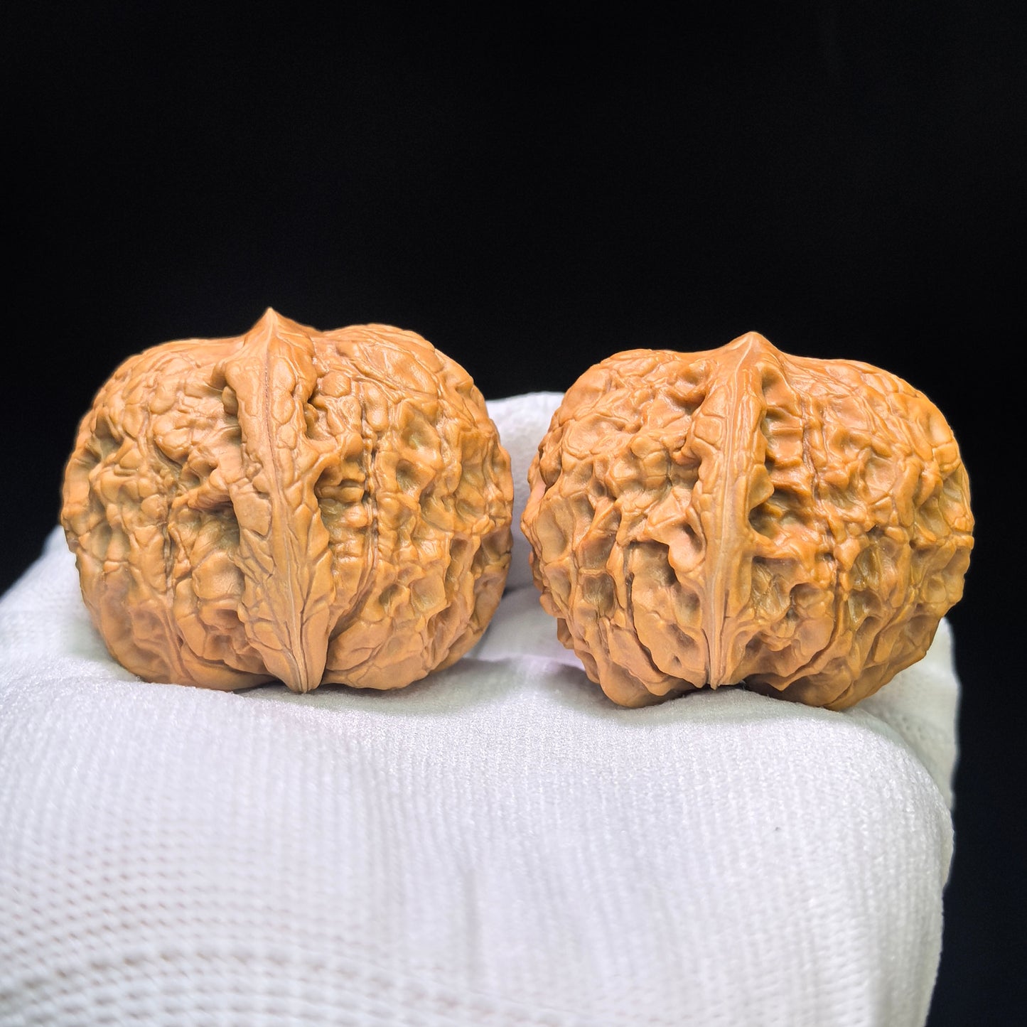 "Grand Reunion" Datuanyuan Wenwan Walnuts Pair | 43.0mm x 44.0mm | TY-1501C