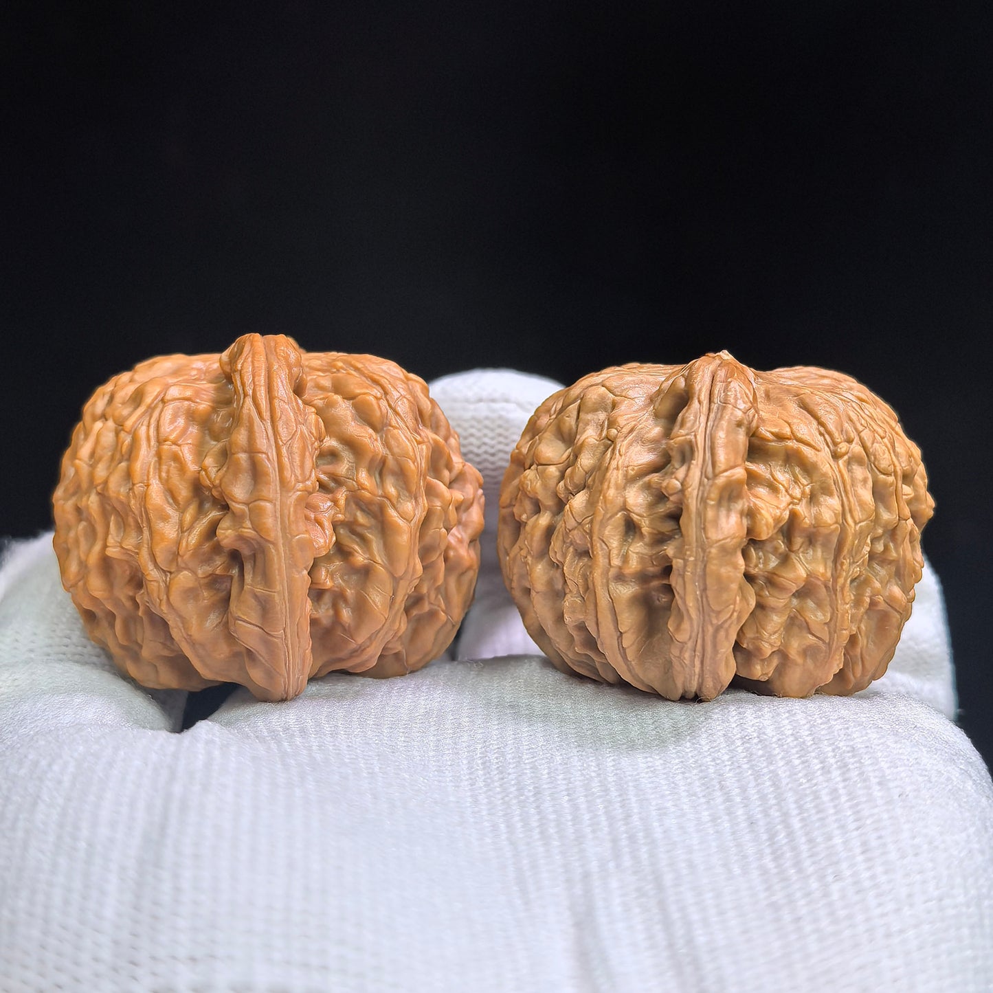 "Sunken Tip White Lionhead" Menjian Baishizi AJBSZ-17G8 Low-Profile Wenwan Walnuts Pair | 42.0mm x 40.0mm | AJBSZ-17G8