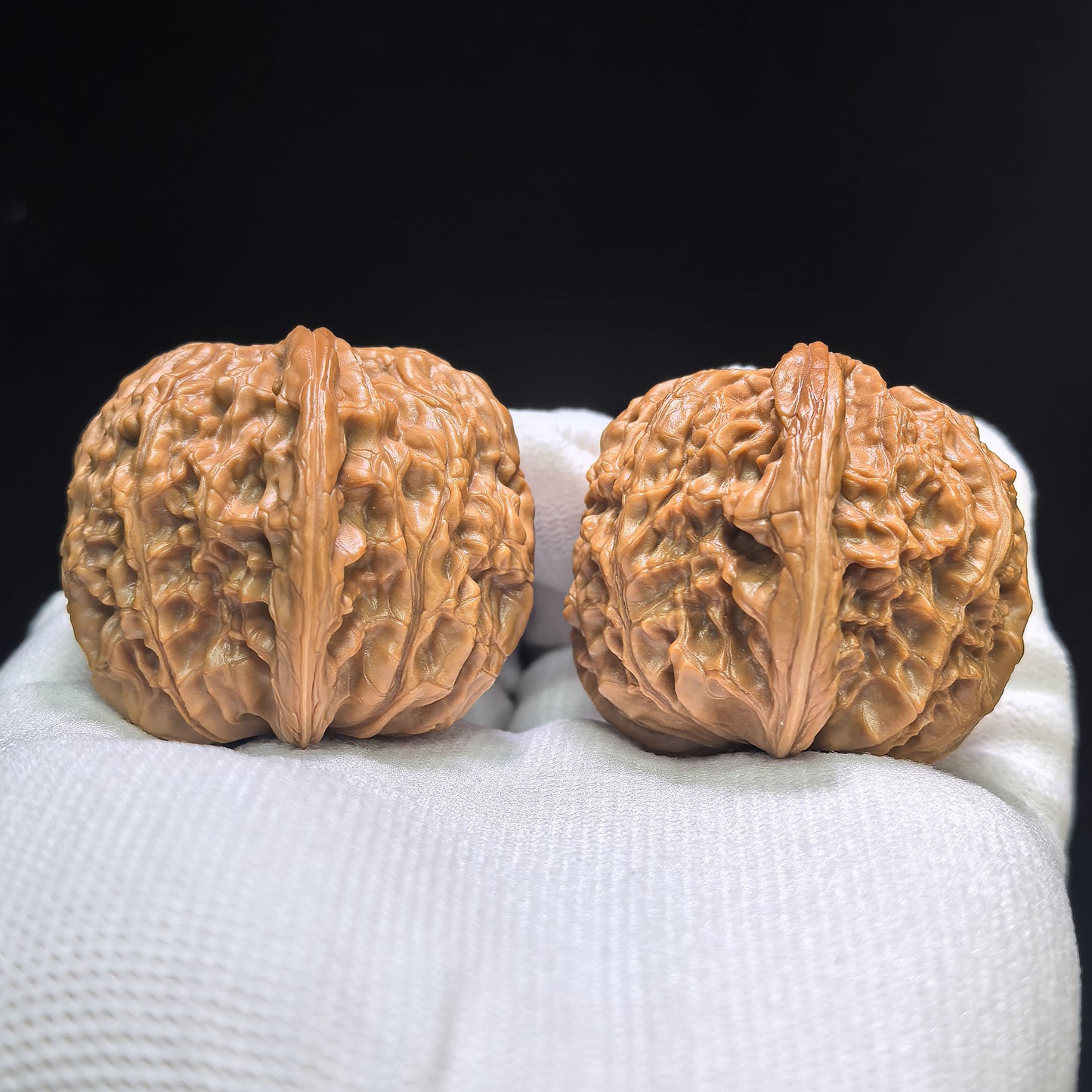 "Millstone" Mopan Wenwan Walnuts (Pair) | 43.0mm x 40.0mm | Stock ID: MP-1503C