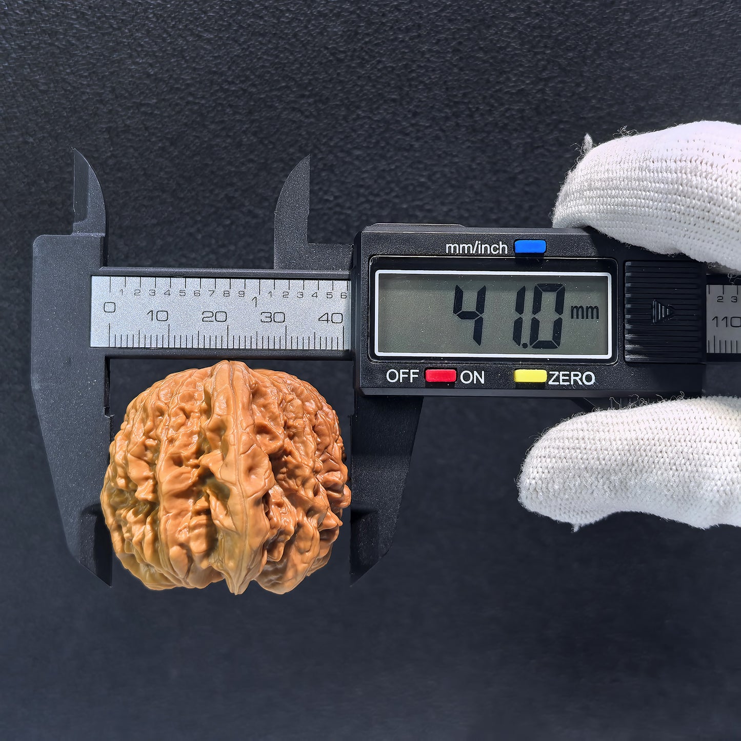 The "Blizzard" (Bao Xue) Pair | Boutique Grade | 44.0mm x 42.0mm | BX-401C