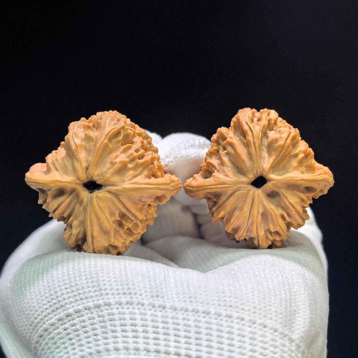 "Triangular Red Lionhead" Sanjiao Hongshizi SJHSZ-1601 Low-Profile Wenwan Walnuts Pair | 38.0mm x 37.0mm | SJHSZ-1601