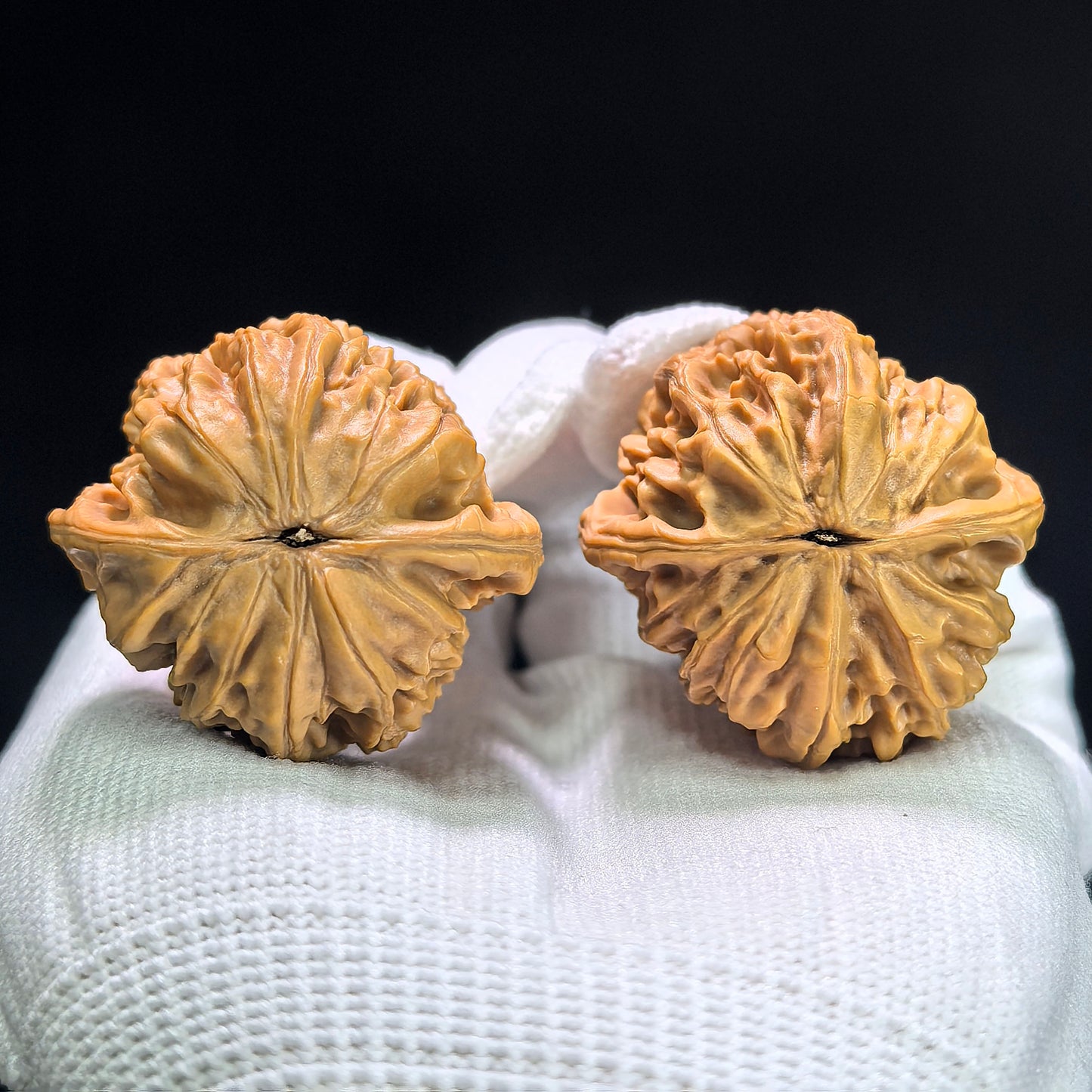 "Beijing Chicken Heart" Beijing Jixin Wenwan Walnuts Pair | 37.0mm x 35.0mm | BJJX-1401