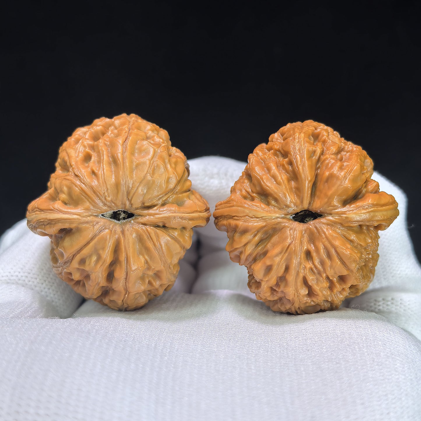 "Pinggu Ingot" Pinggu Yuanbao Wenwan Walnuts Pair | 36.0mm x 39.0mm | PGYB-1101