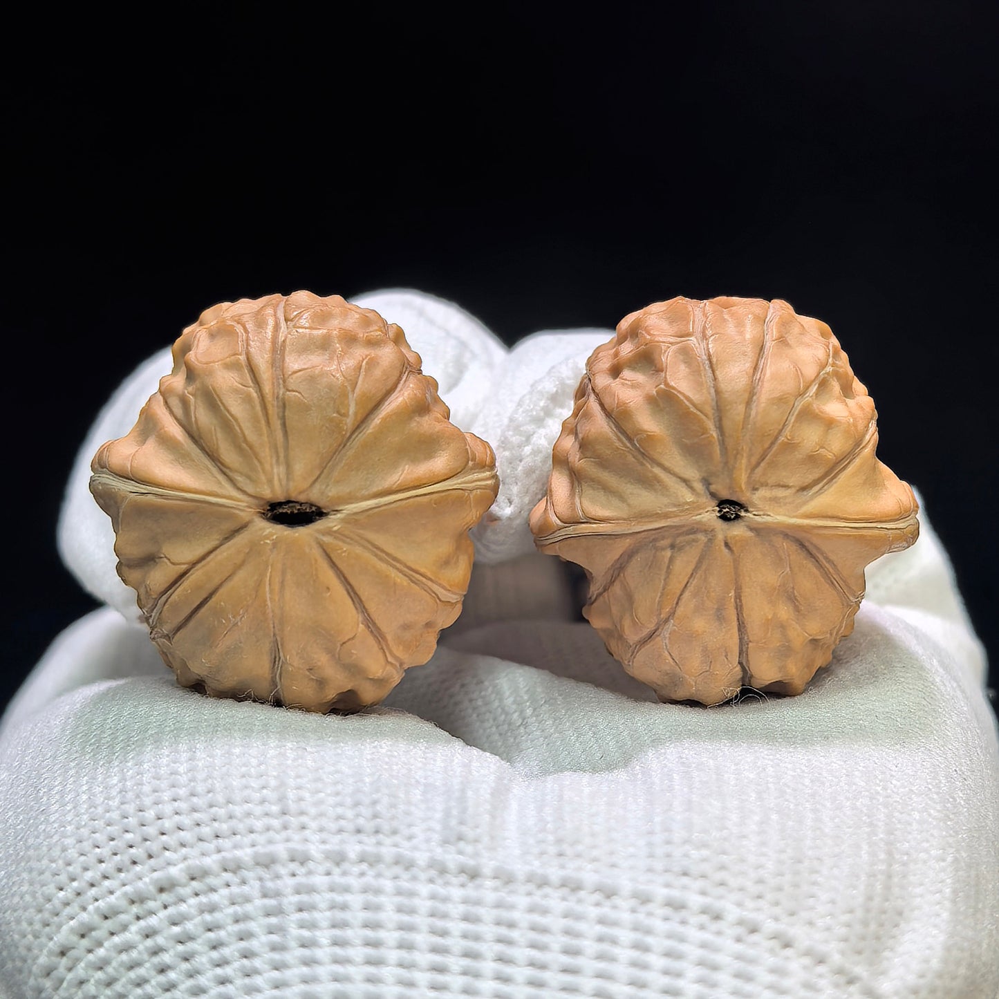 "Mini Turtle Shell Texture" Xiuzhen Gujiaowen XZGJW-1602 Pocket-Sized Wenwan Walnuts Pair | 30.0mm x 32.0mm | XZGJW-1602