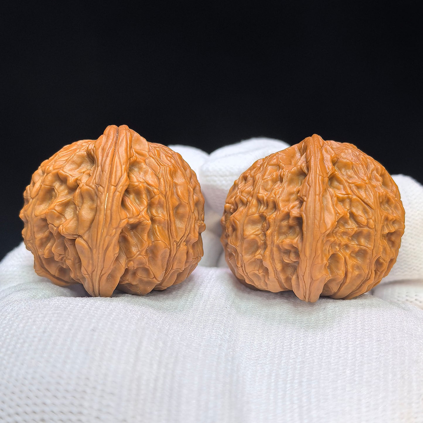 "Millstone Vulture" Mopan Zuoshandiao Special Mutation Wenwan Walnuts Pair | 36.0mm x 36.0mm | MPZSD-C233E